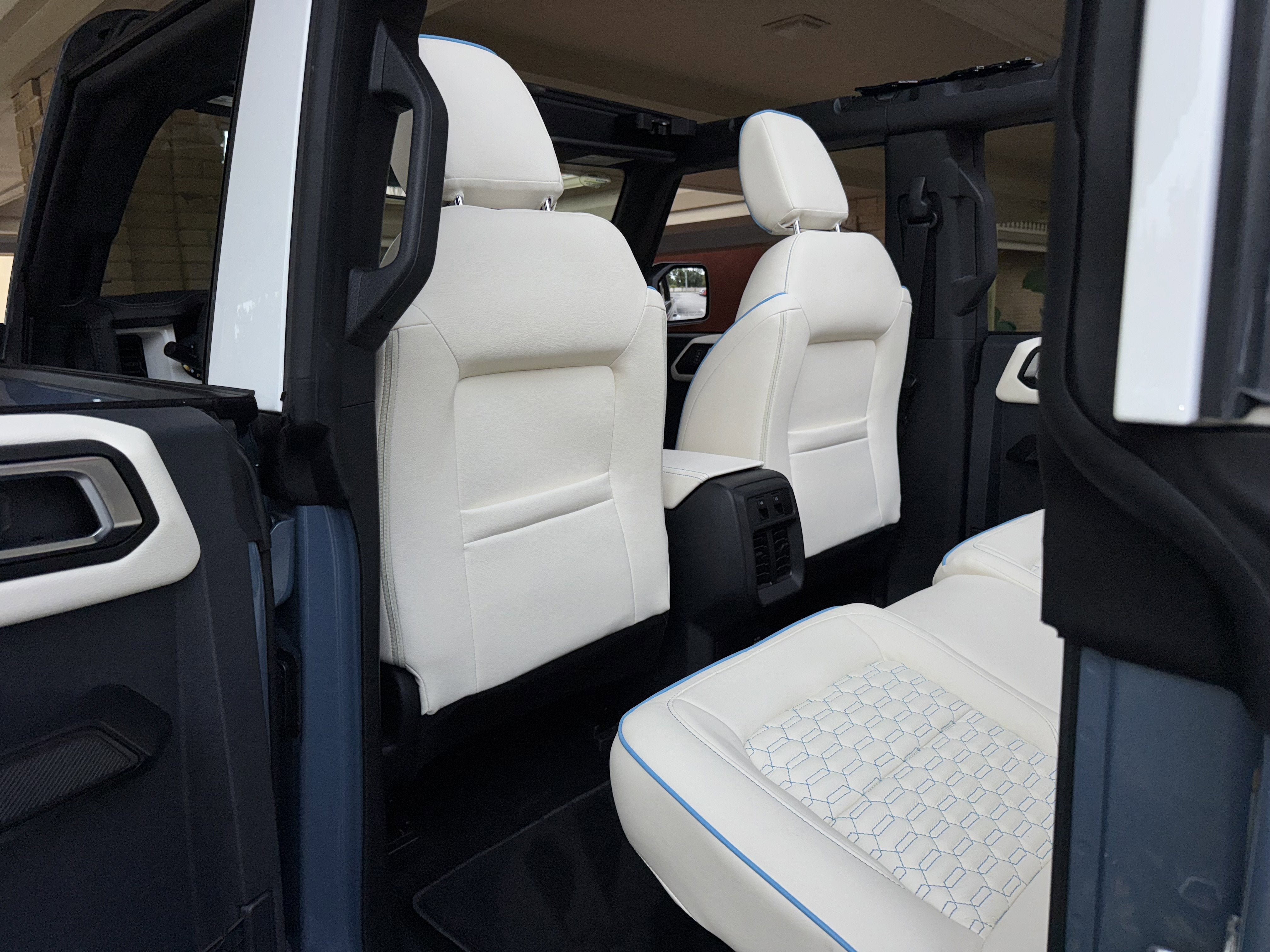 2025 Ford Bronco Outer Banks V6 Luxury Package Retro Hard Top Custom Lifted Vintage