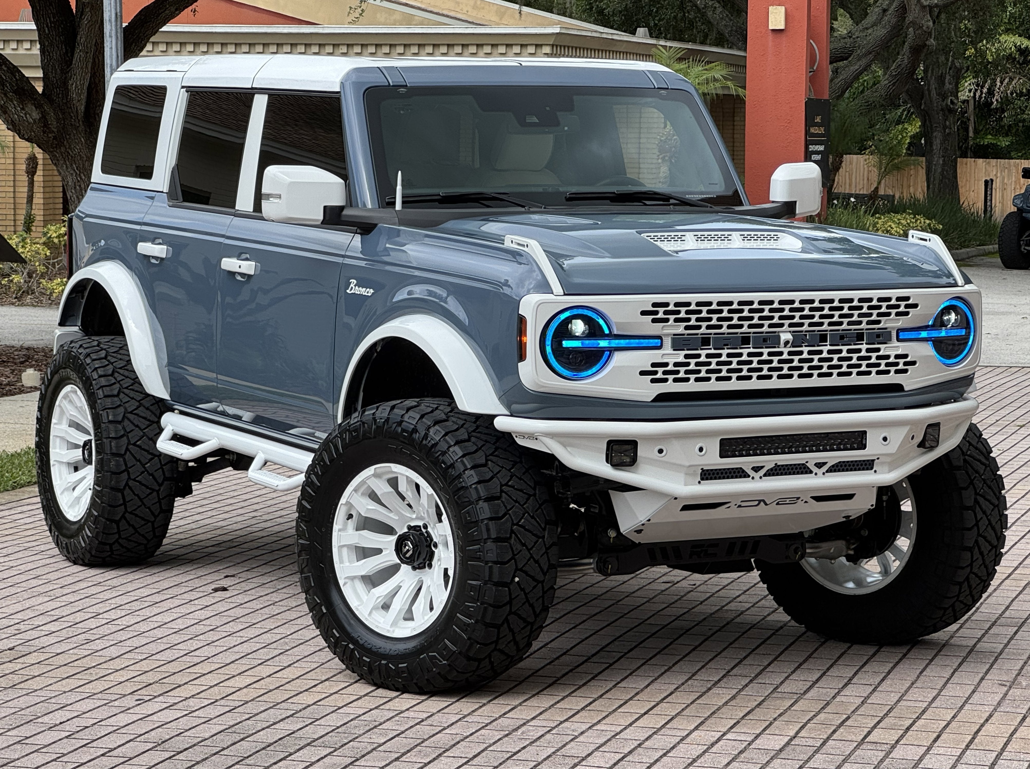 2025 Ford Bronco Outer Banks V6 Luxury Package Retro Hard Top Custom Lifted Vintage
