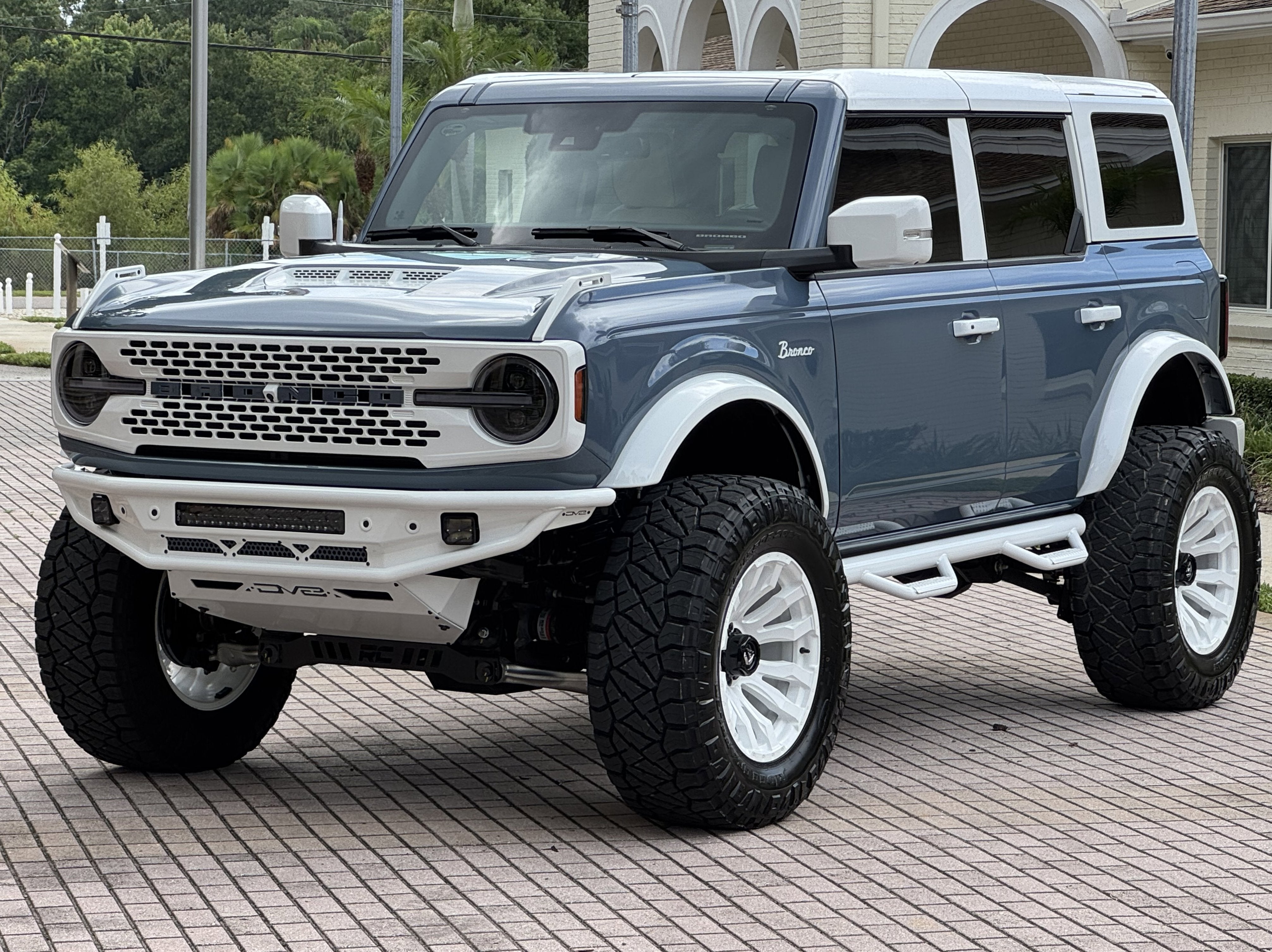 2025 Ford Bronco Outer Banks V6 Luxury Package Retro Hard Top Custom Lifted Vintage