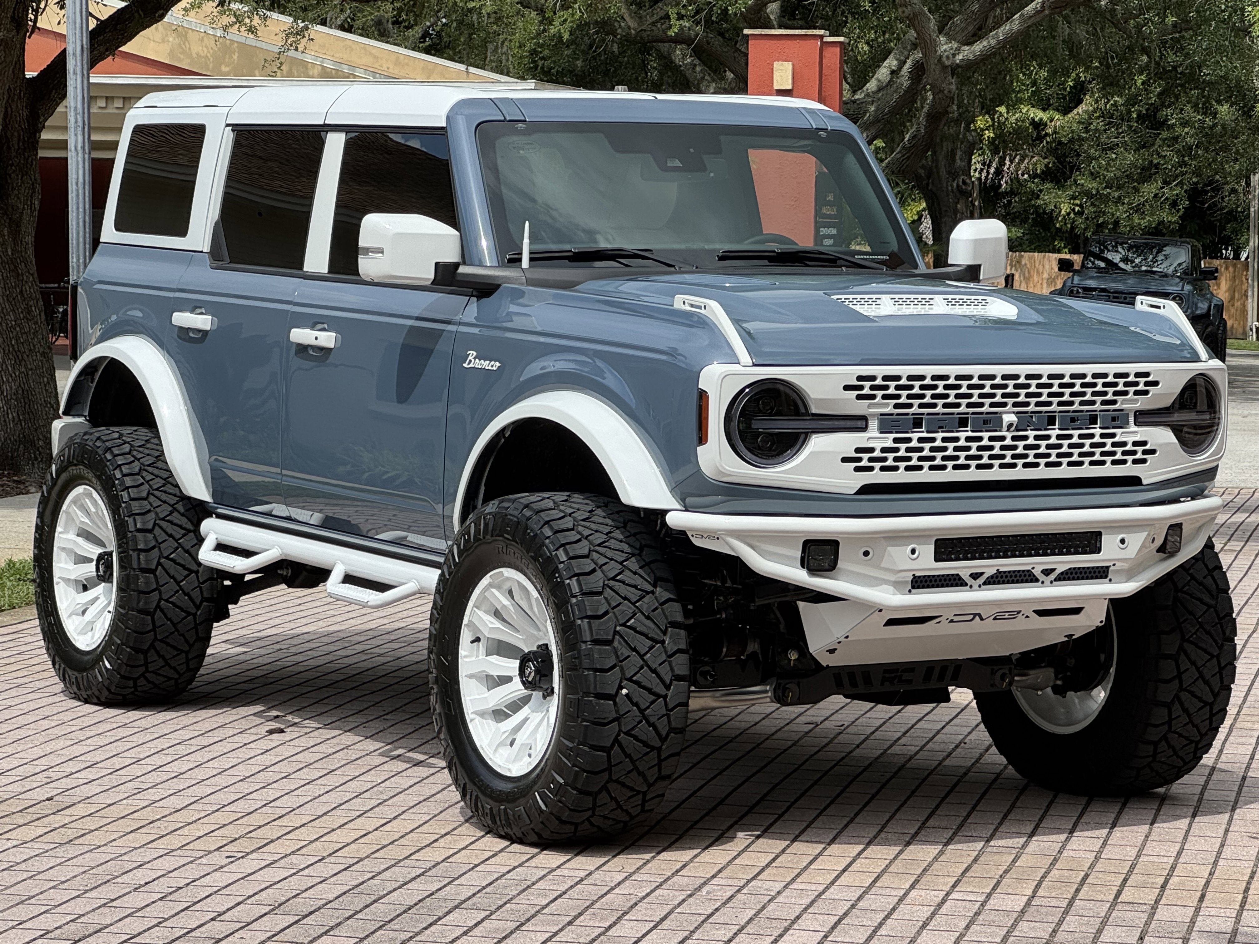 2025 Ford Bronco Outer Banks V6 Luxury Package Retro Hard Top Custom Lifted Vintage