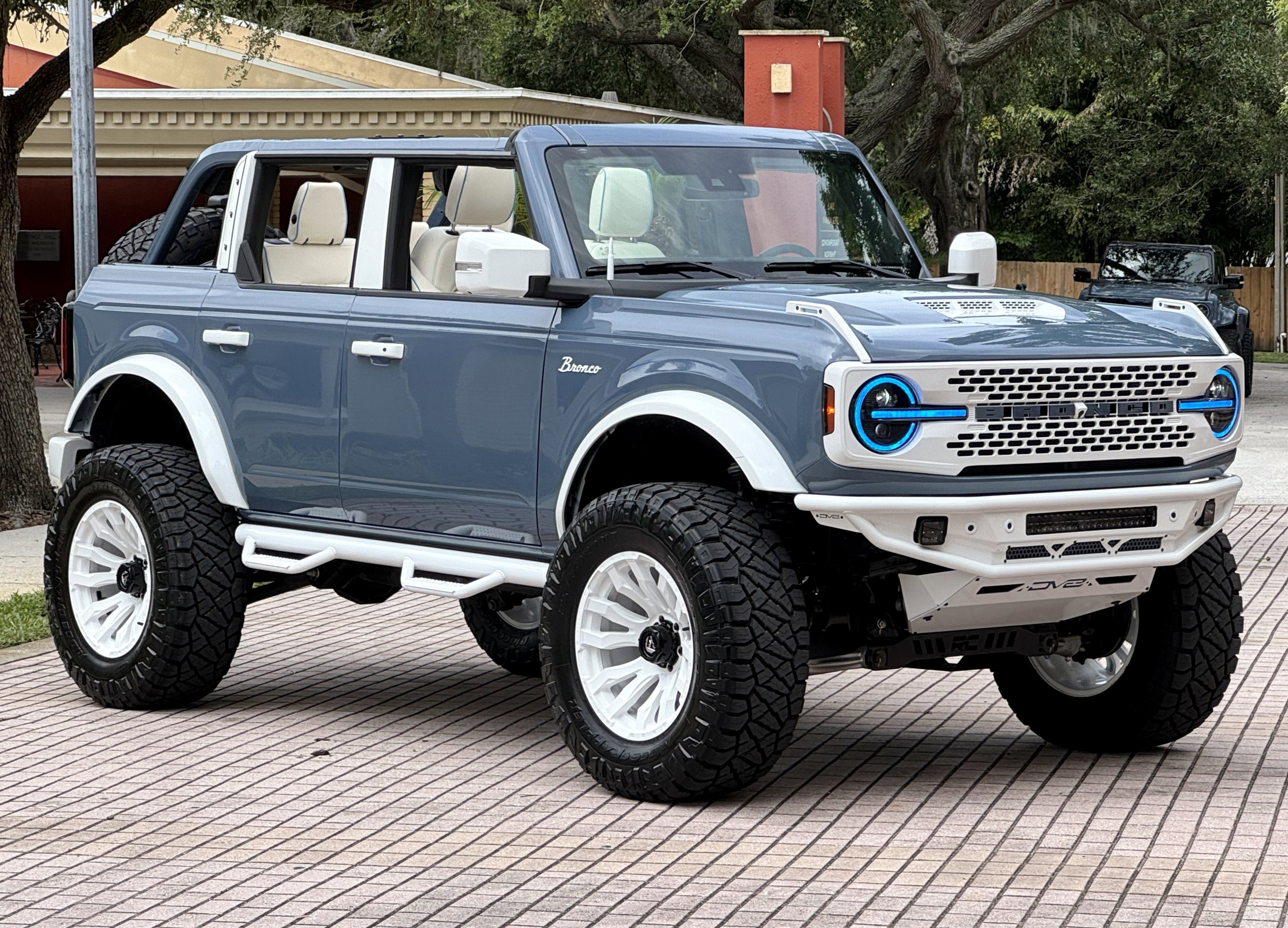 2025 Ford Bronco Outer Banks V6 Luxury Package Retro Hard Top Custom Lifted Vintage