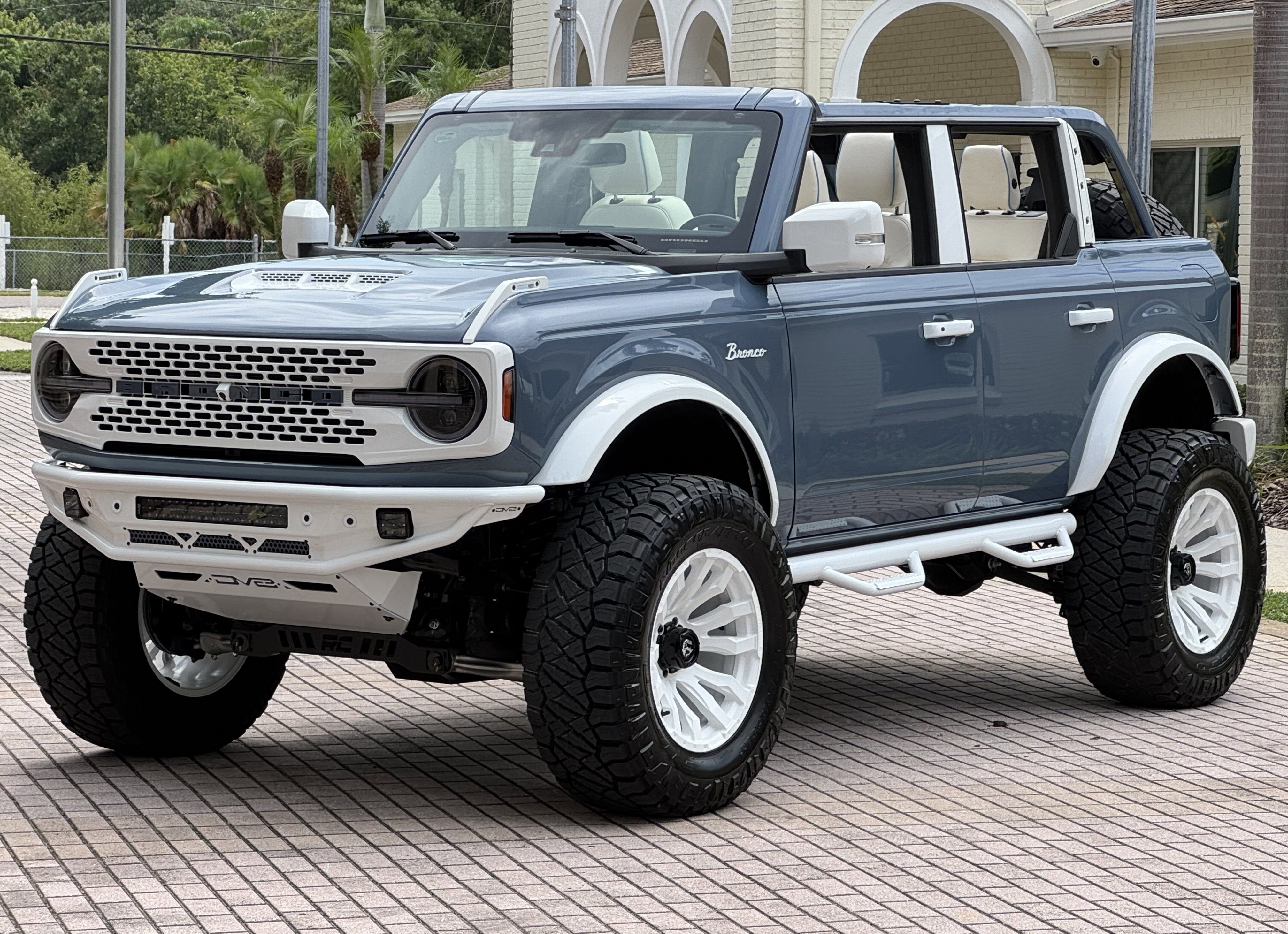 2025 Ford Bronco Outer Banks V6 Luxury Package Retro Hard Top Custom Lifted Vintage