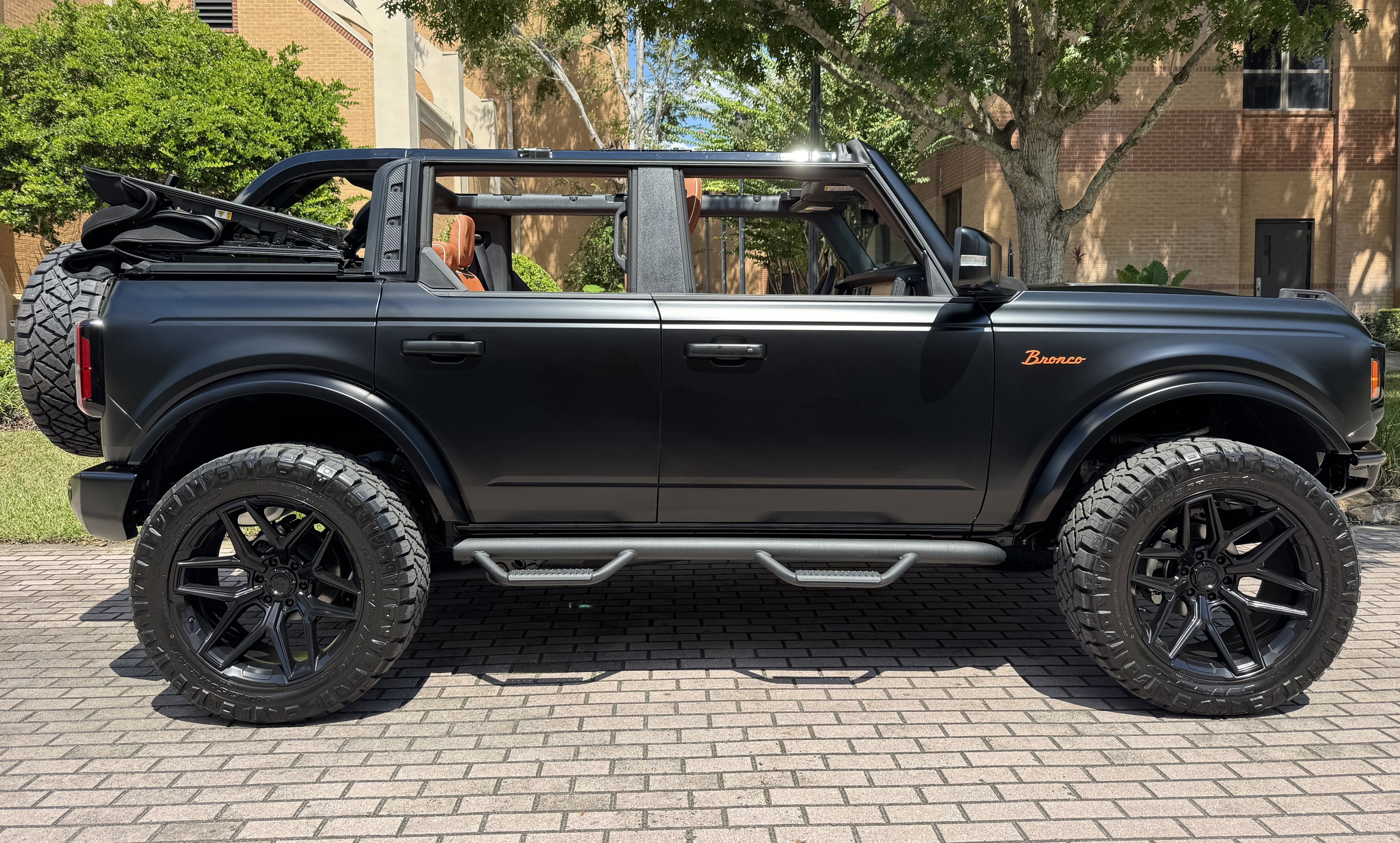 2025 Ford Bronco Outer Banks V6 Luxury Package Custom Lifted Matte Black