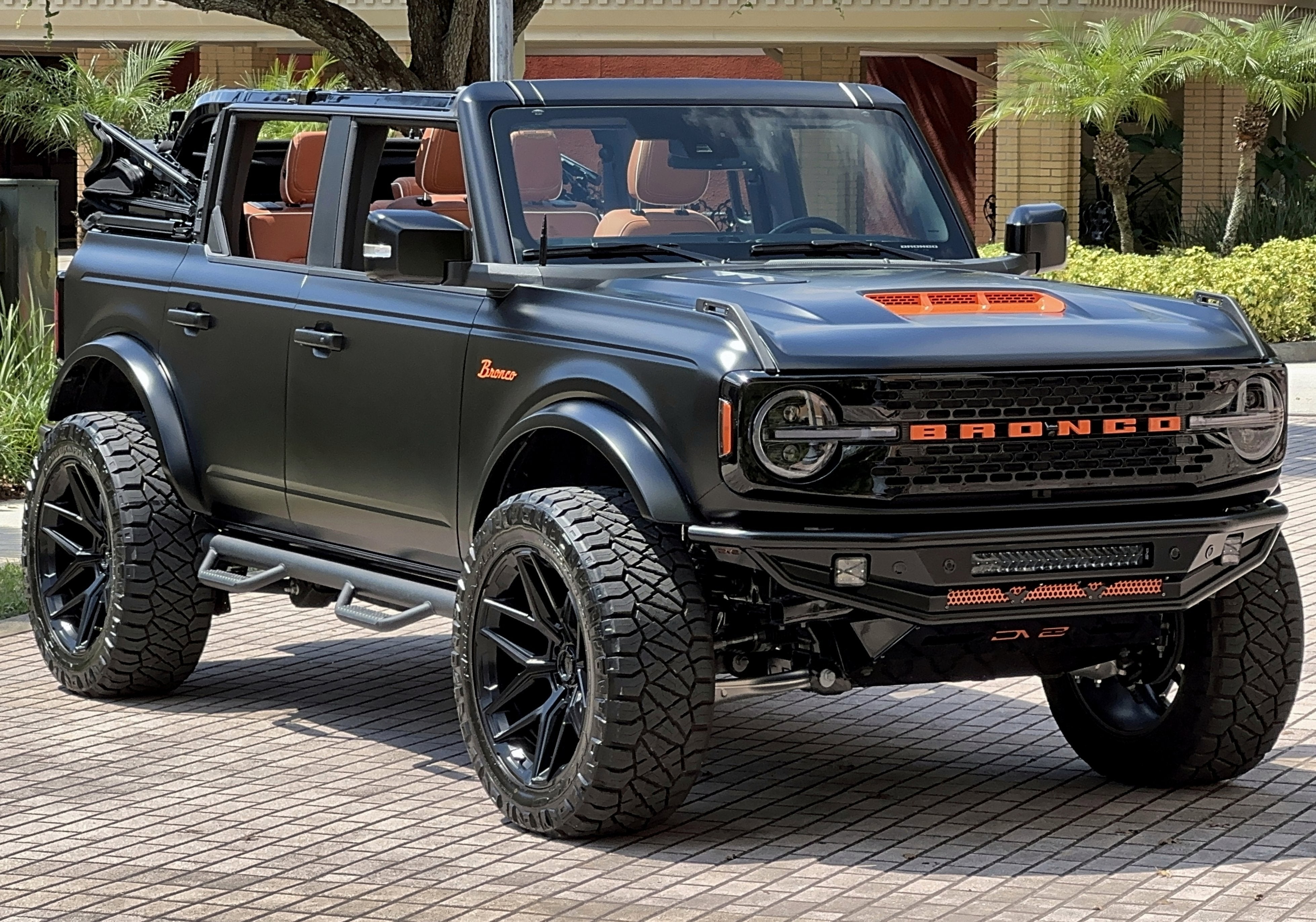 2025 Ford Bronco Outer Banks V6 Luxury Package Custom Lifted Matte Black