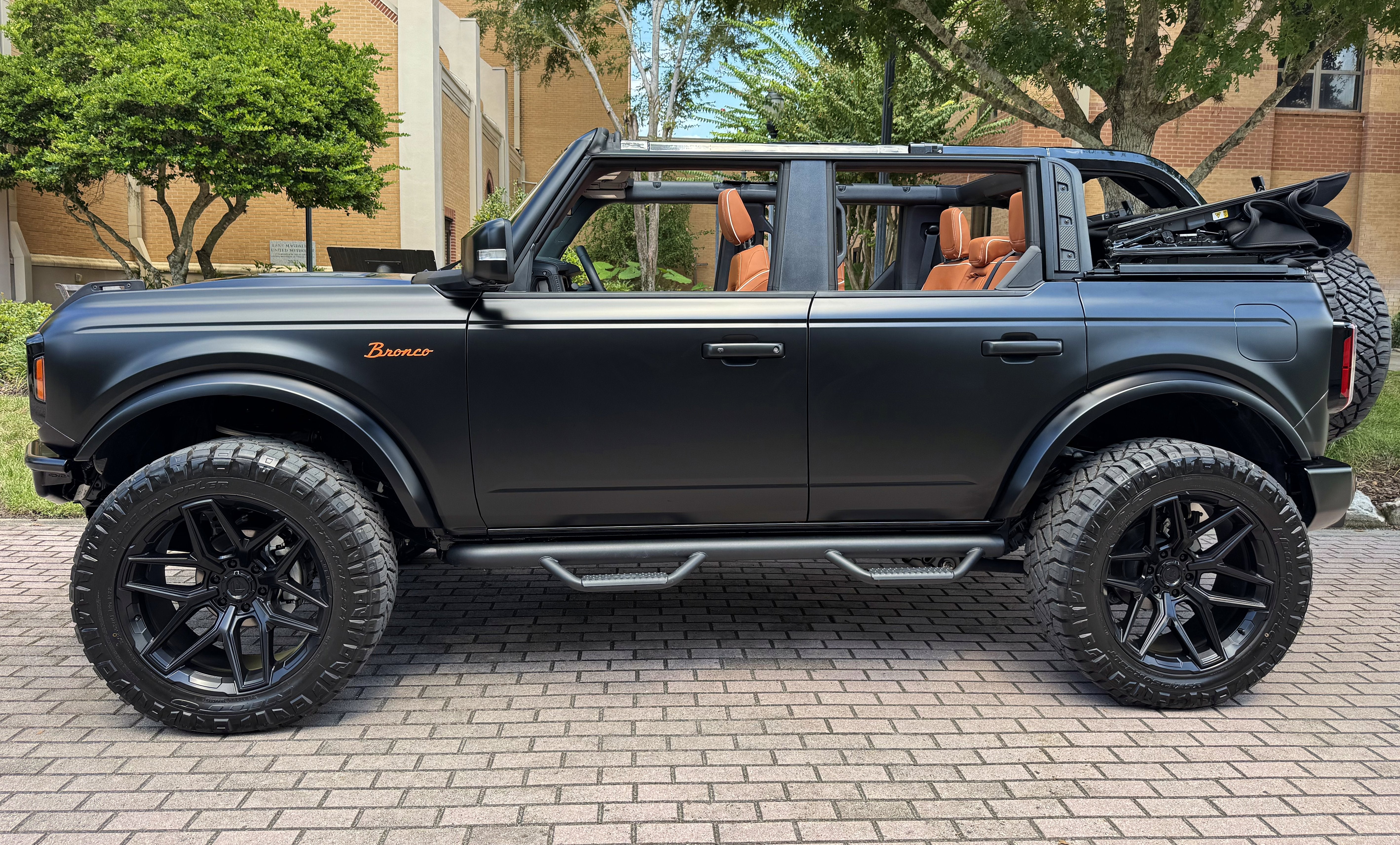 2025 Ford Bronco Outer Banks V6 Luxury Package Custom Lifted Matte Black