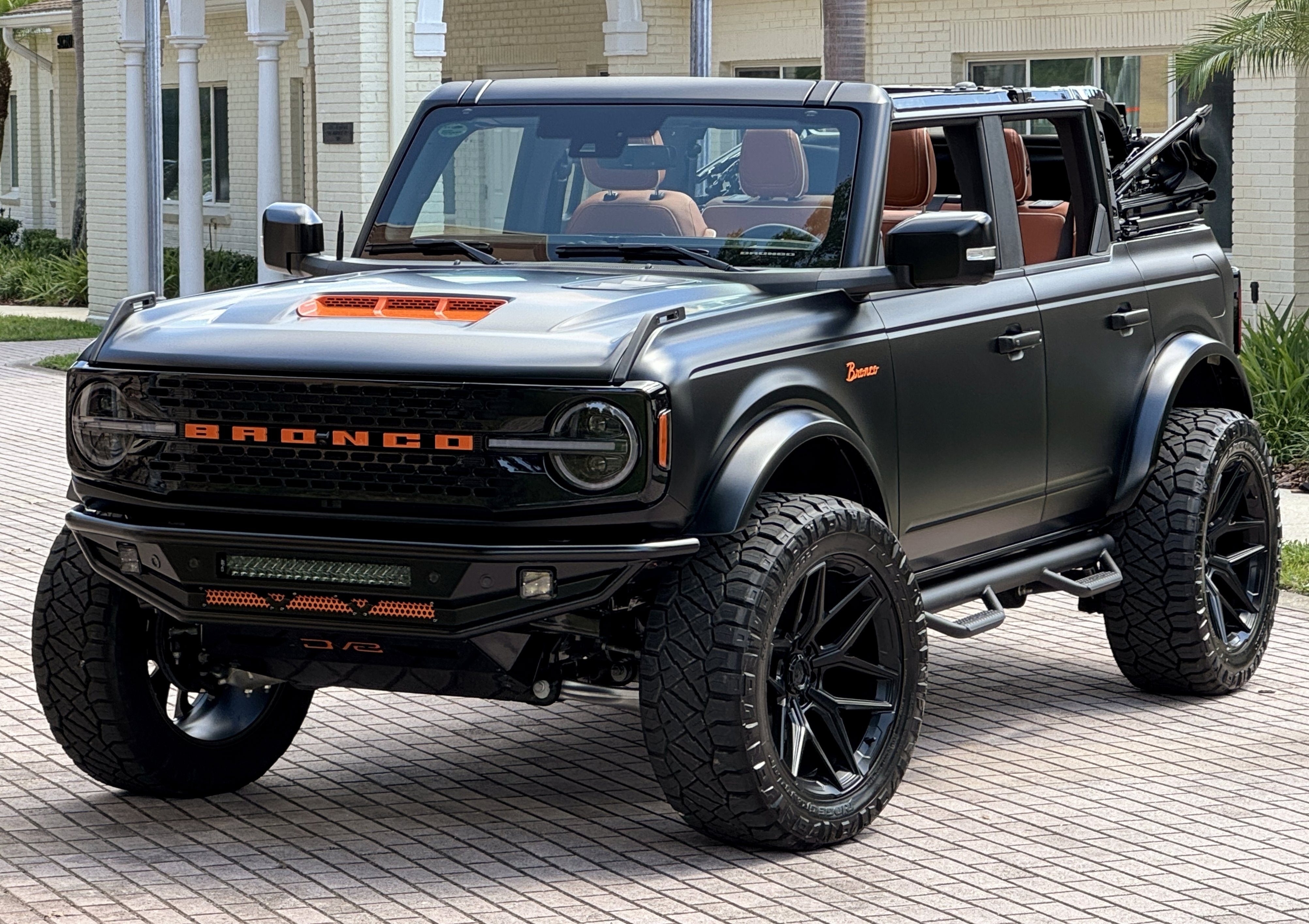 2025 Ford Bronco Outer Banks V6 Luxury Package Custom Lifted Matte Black