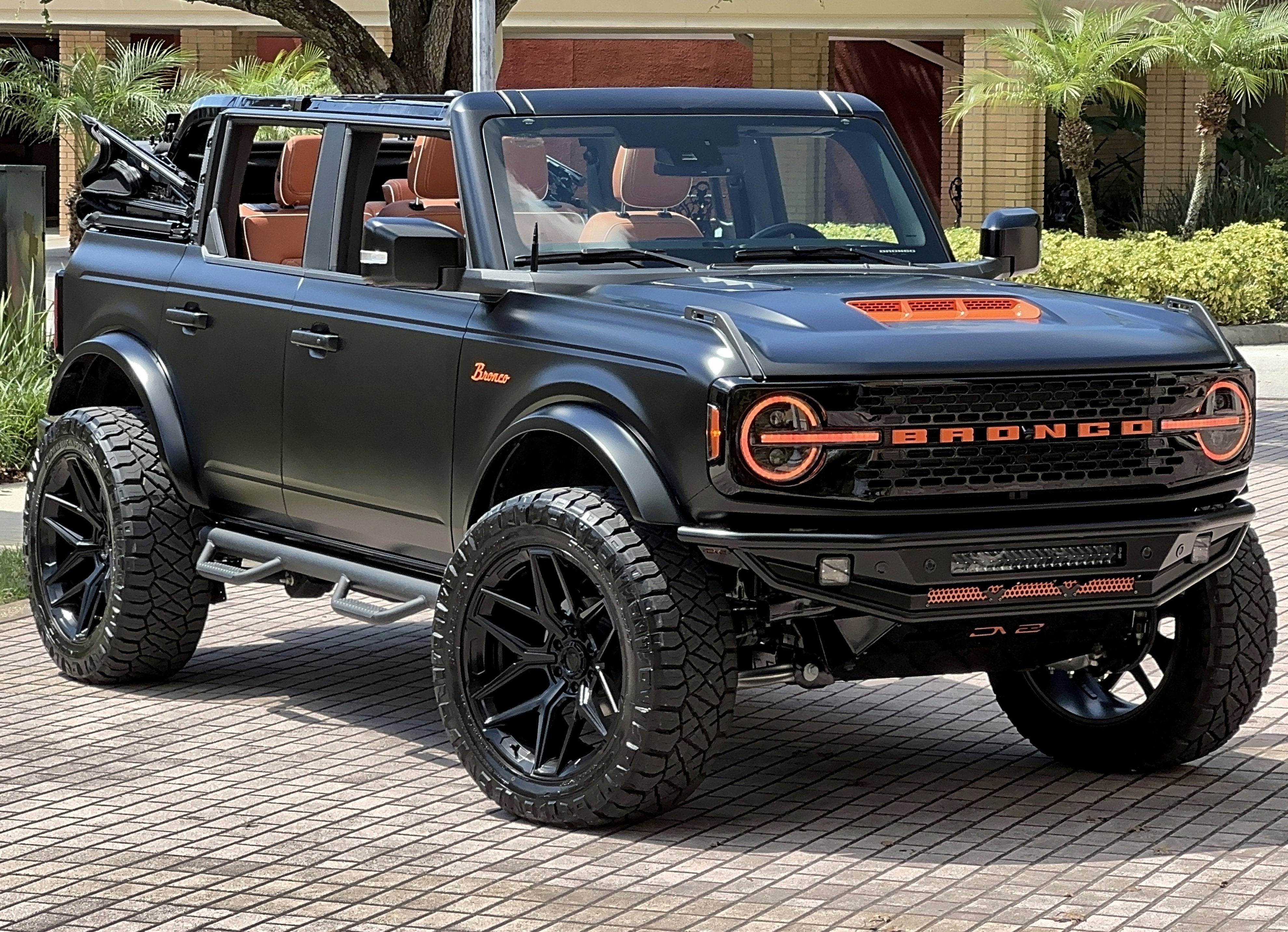 2025 Ford Bronco Outer Banks V6 Luxury Package Custom Lifted Matte Black