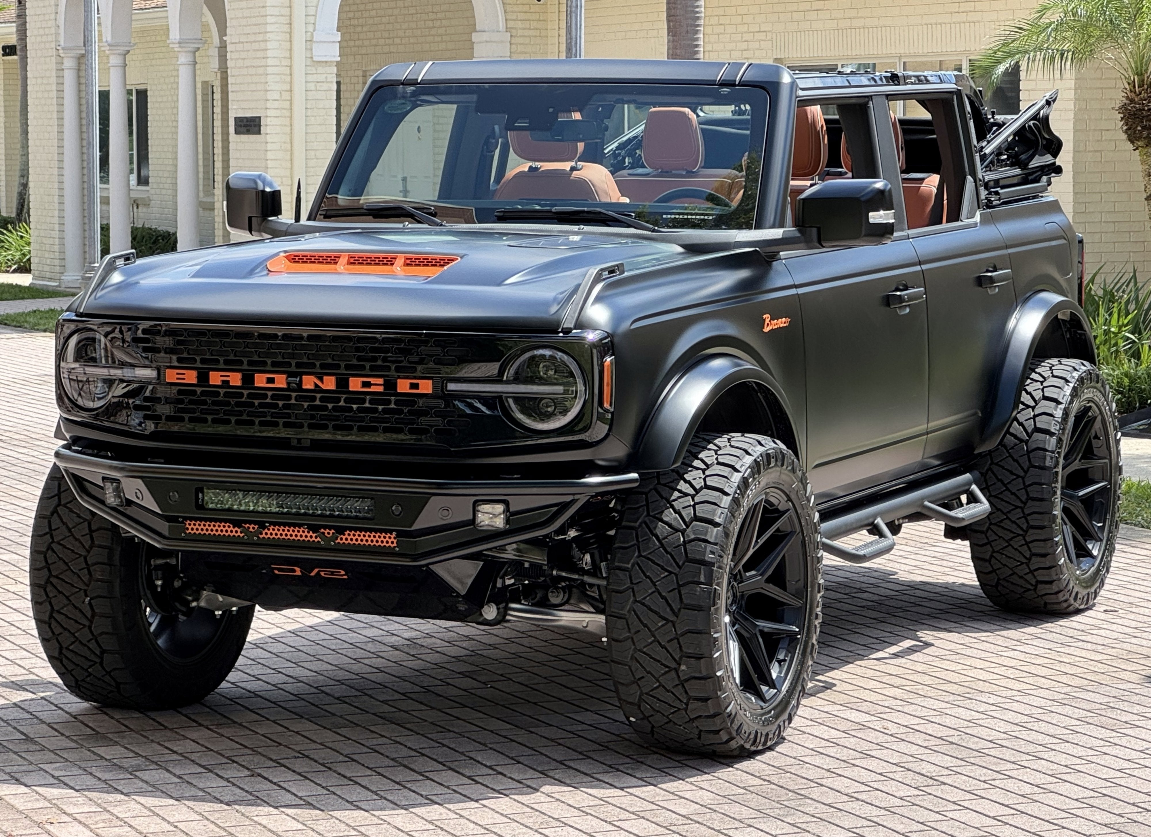 2025 Ford Bronco Outer Banks V6 Luxury Package Custom Lifted Matte Black