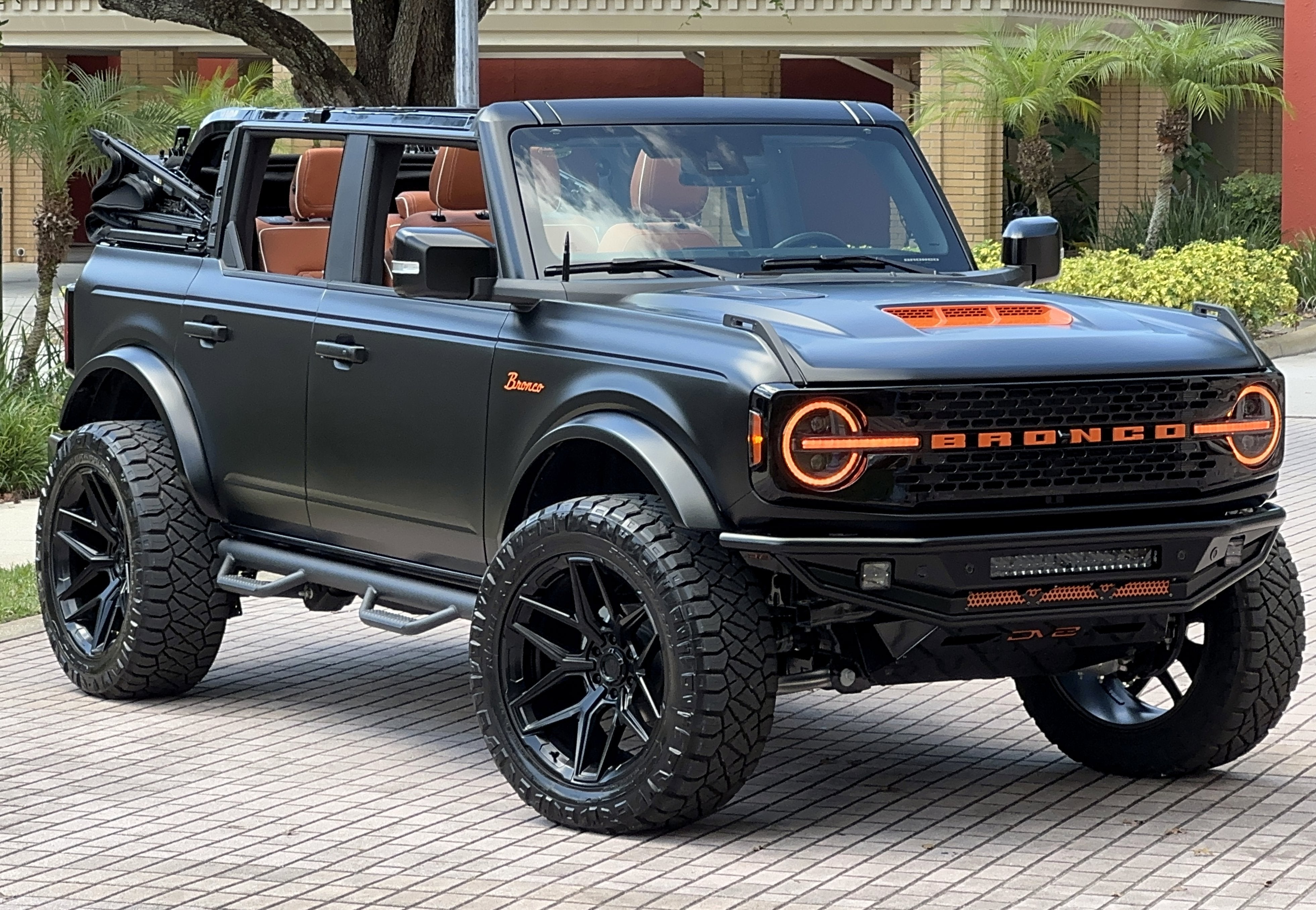 2025 Ford Bronco Outer Banks V6 Luxury Package Custom Lifted Matte Black