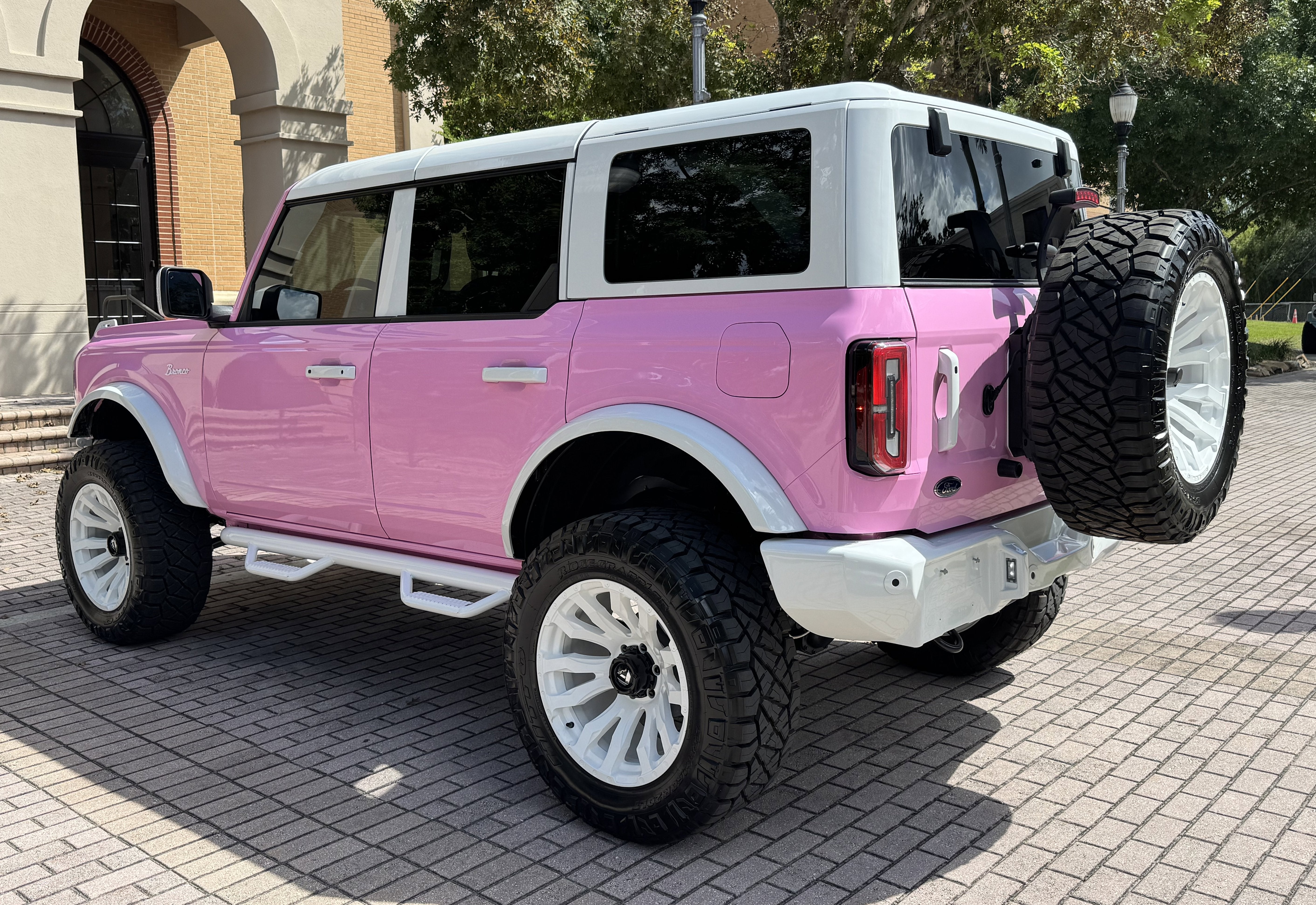 2025 Ford Bronco Pink Outer Banks V6 Hard Top Custom Lifted