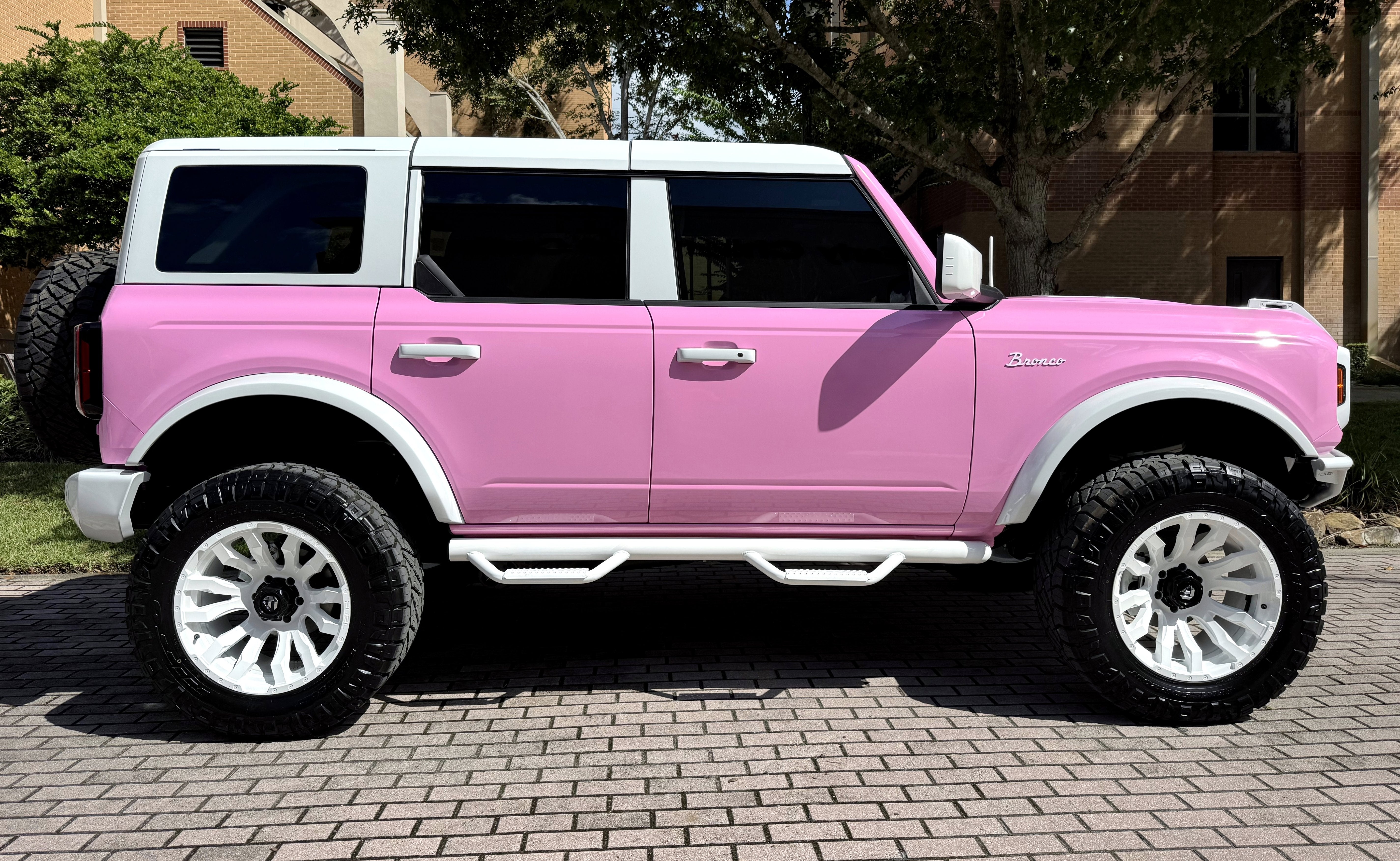 2025 Ford Bronco Pink Outer Banks V6 Hard Top Custom Lifted