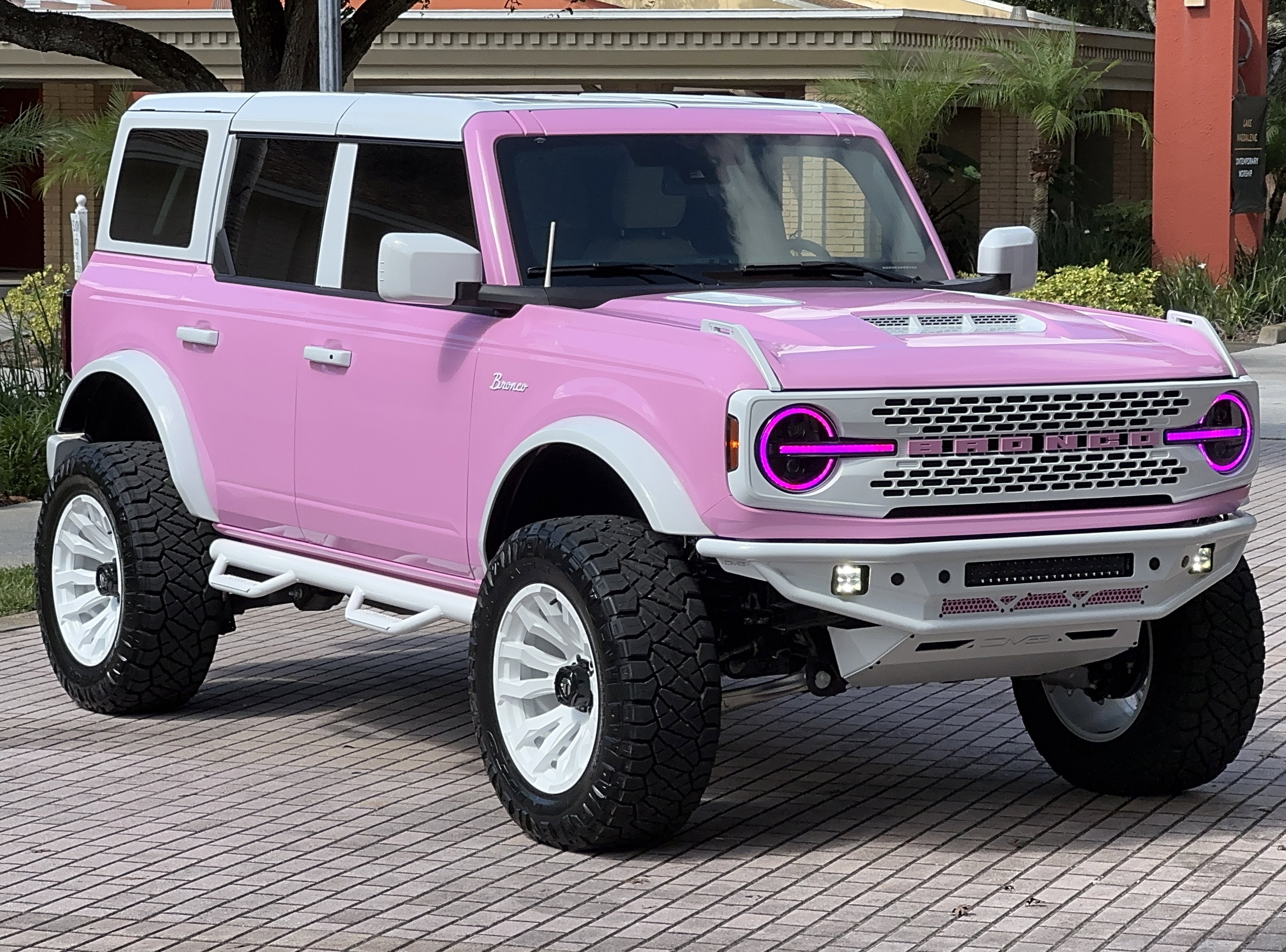 2025 Ford Bronco Pink Outer Banks V6 Hard Top Custom Lifted