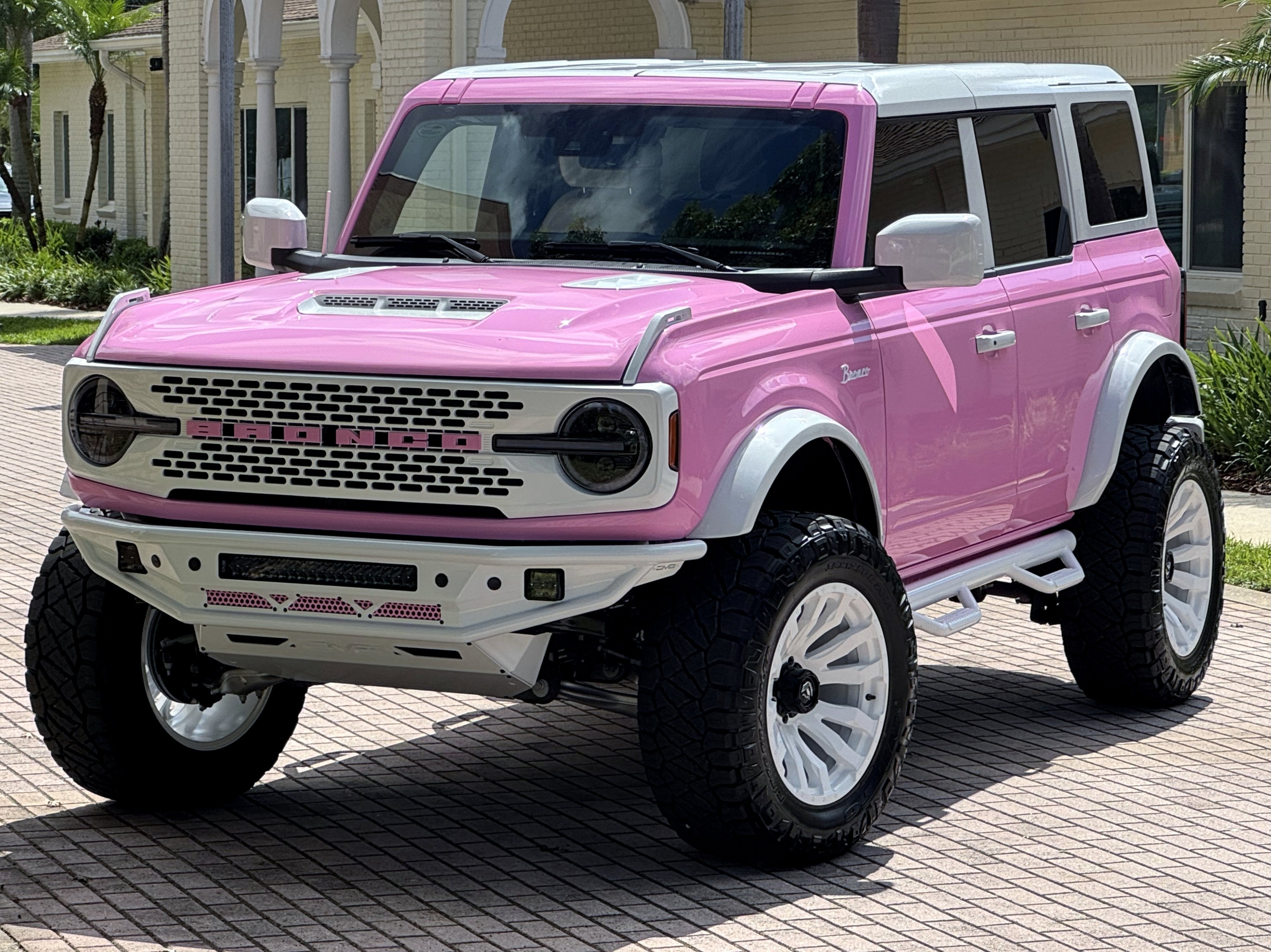 2025 Ford Bronco Pink Outer Banks V6 Hard Top Custom Lifted