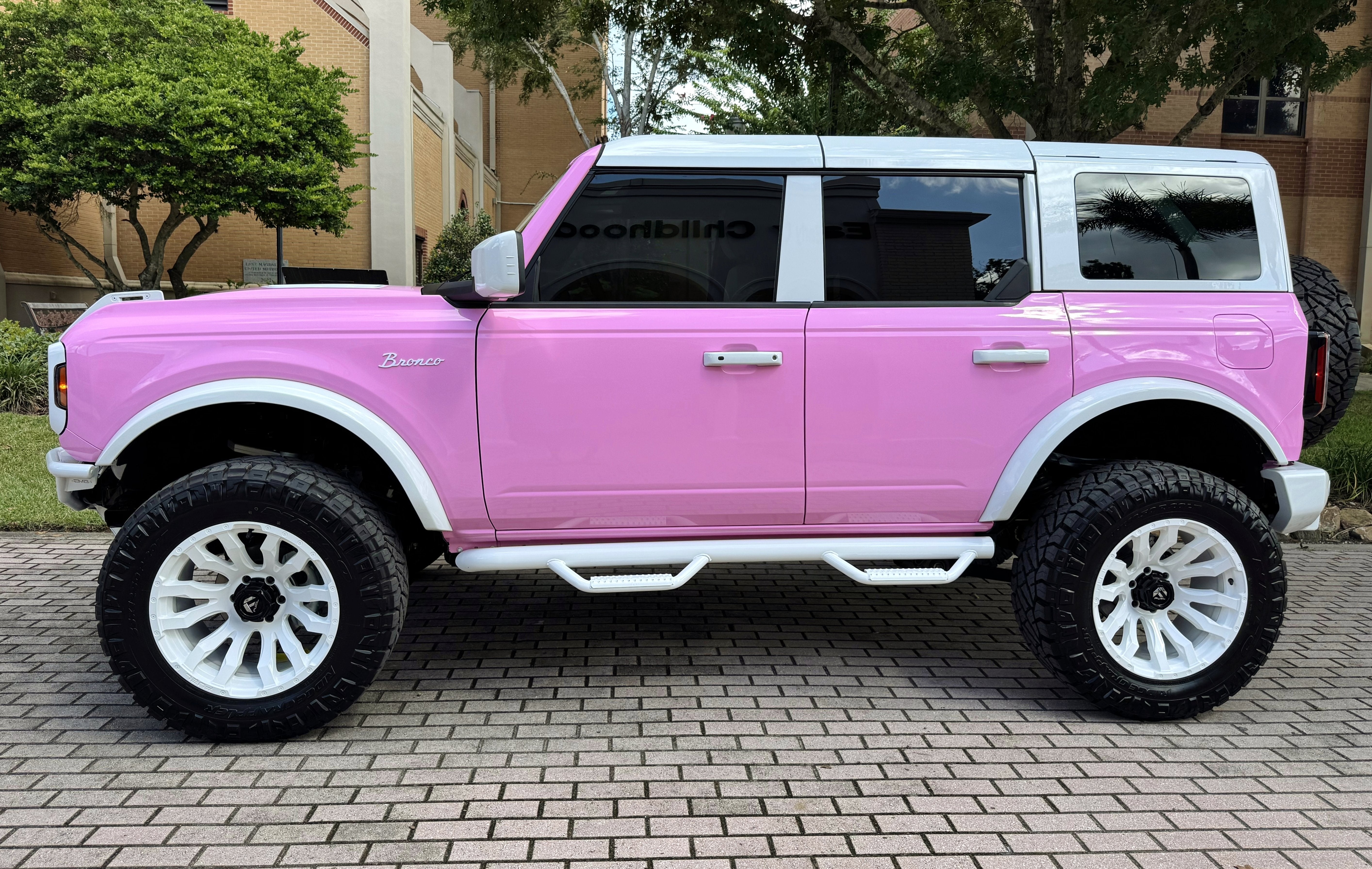 2025 Ford Bronco Pink Outer Banks V6 Hard Top Custom Lifted