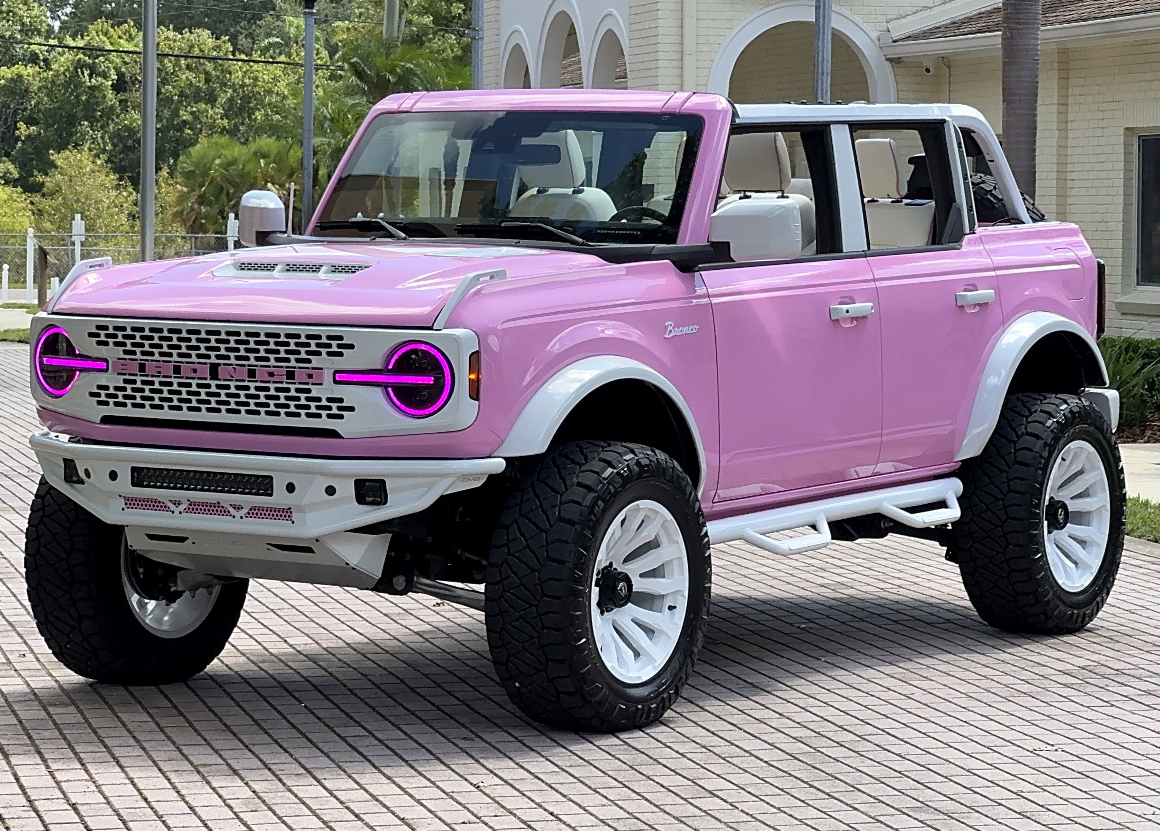 2025 Ford Bronco Pink Outer Banks V6 Hard Top Custom Lifted