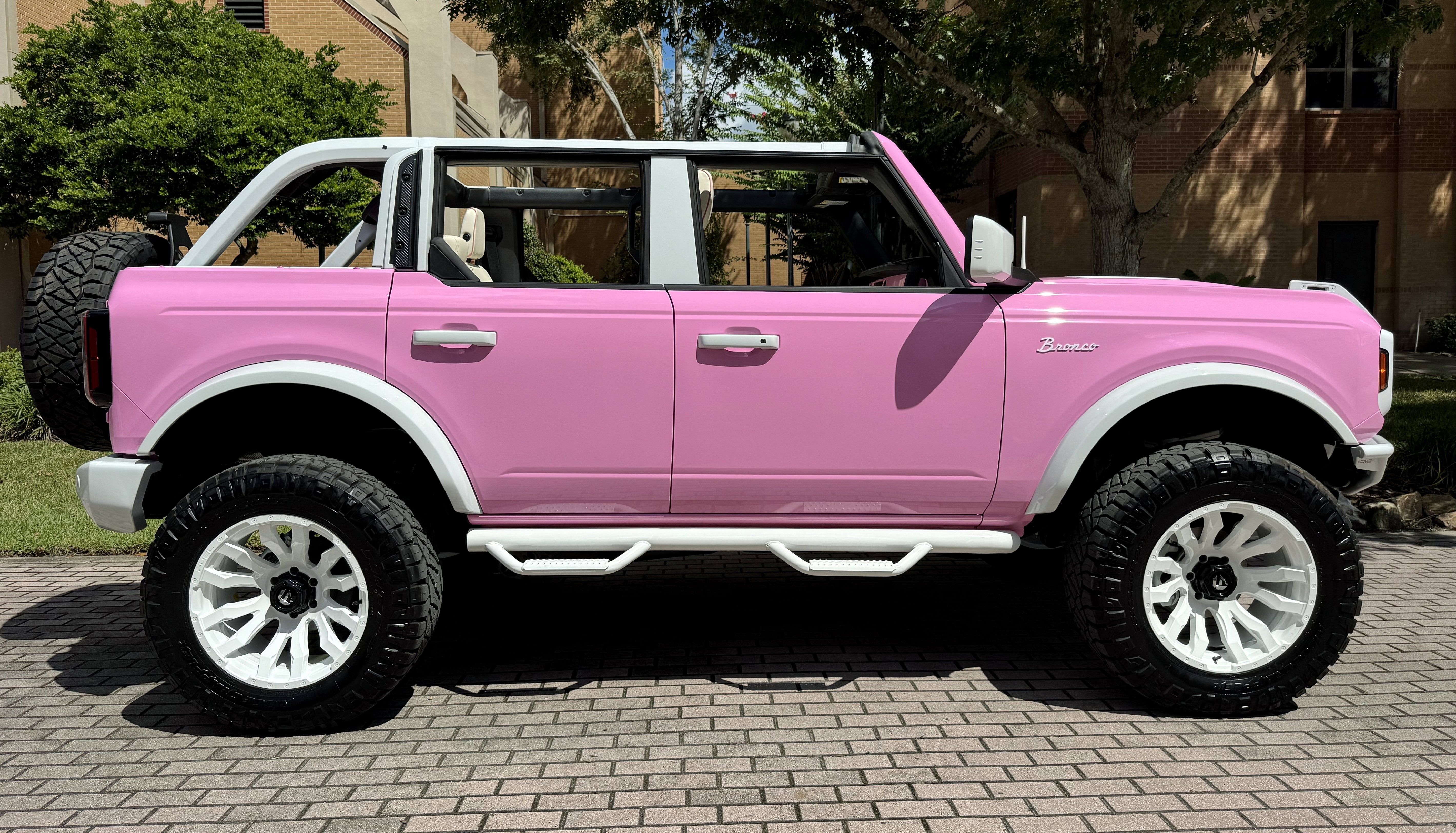 2025 Ford Bronco Pink Outer Banks V6 Hard Top Custom Lifted