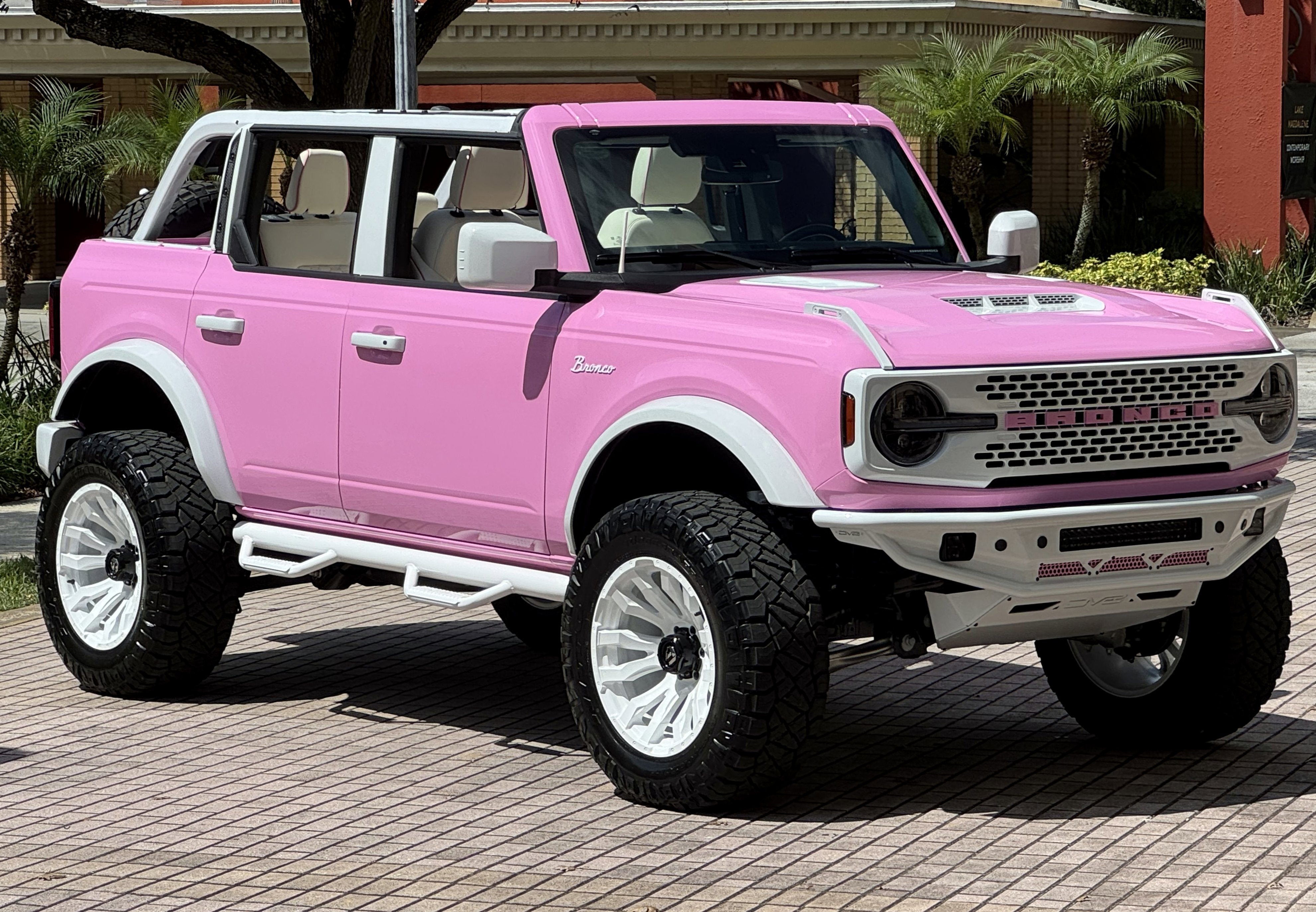 2025 Ford Bronco Pink Outer Banks V6 Hard Top Custom Lifted