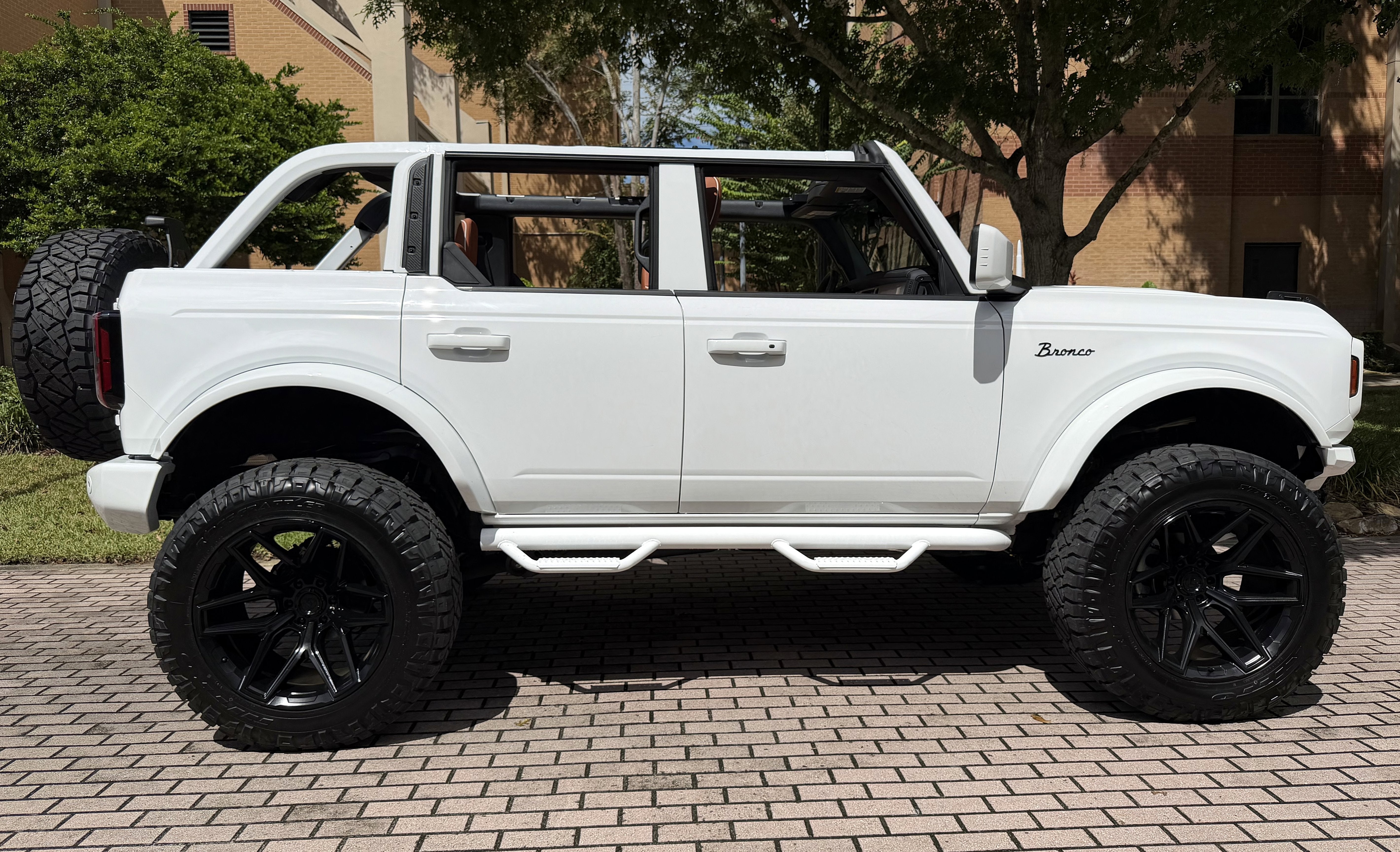 2025 Ford Bronco Outer Banks V6 Hard Top Custom Lifted