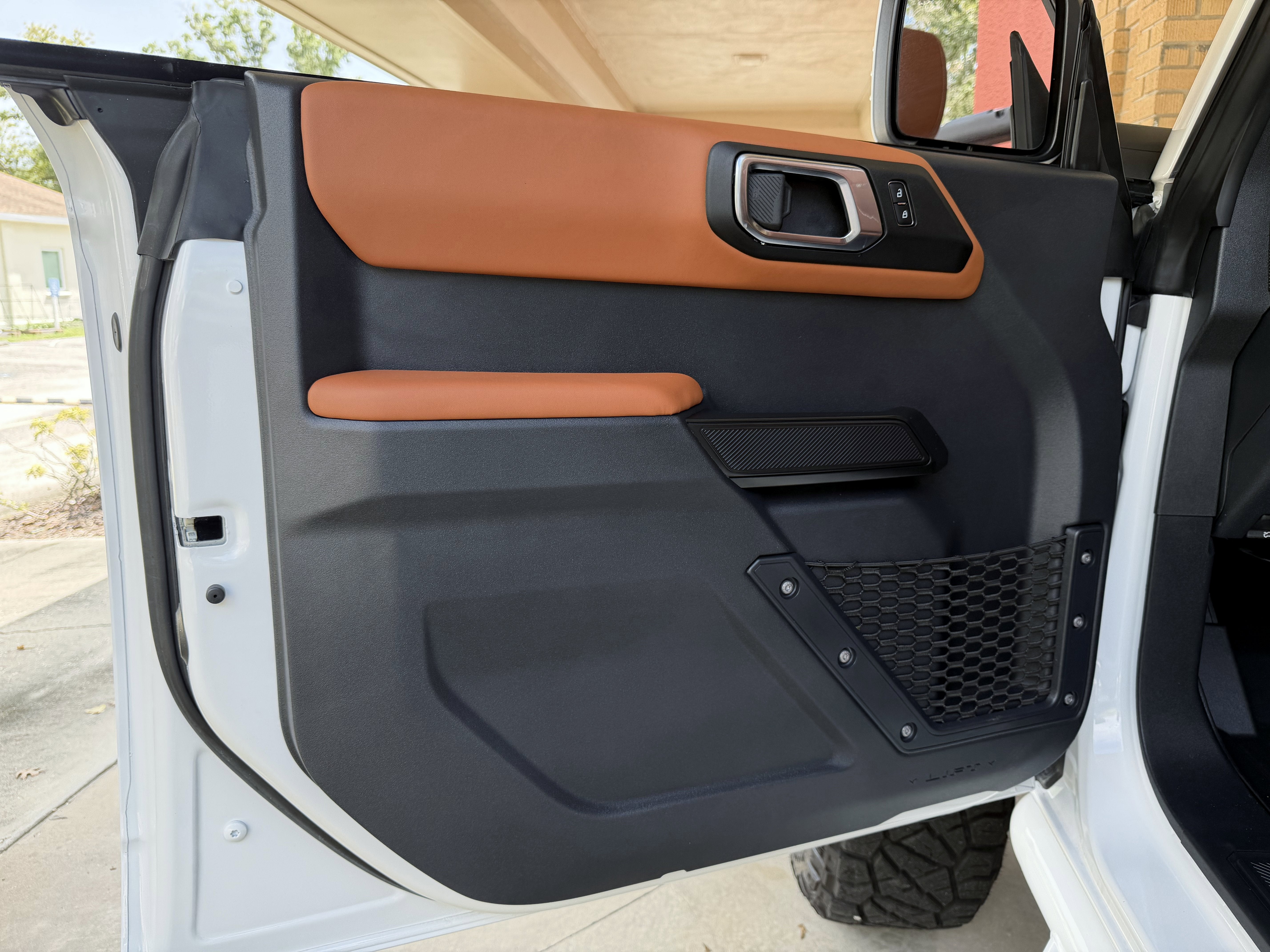 2025 Ford Bronco Outer Banks V6 Hard Top Custom Lifted