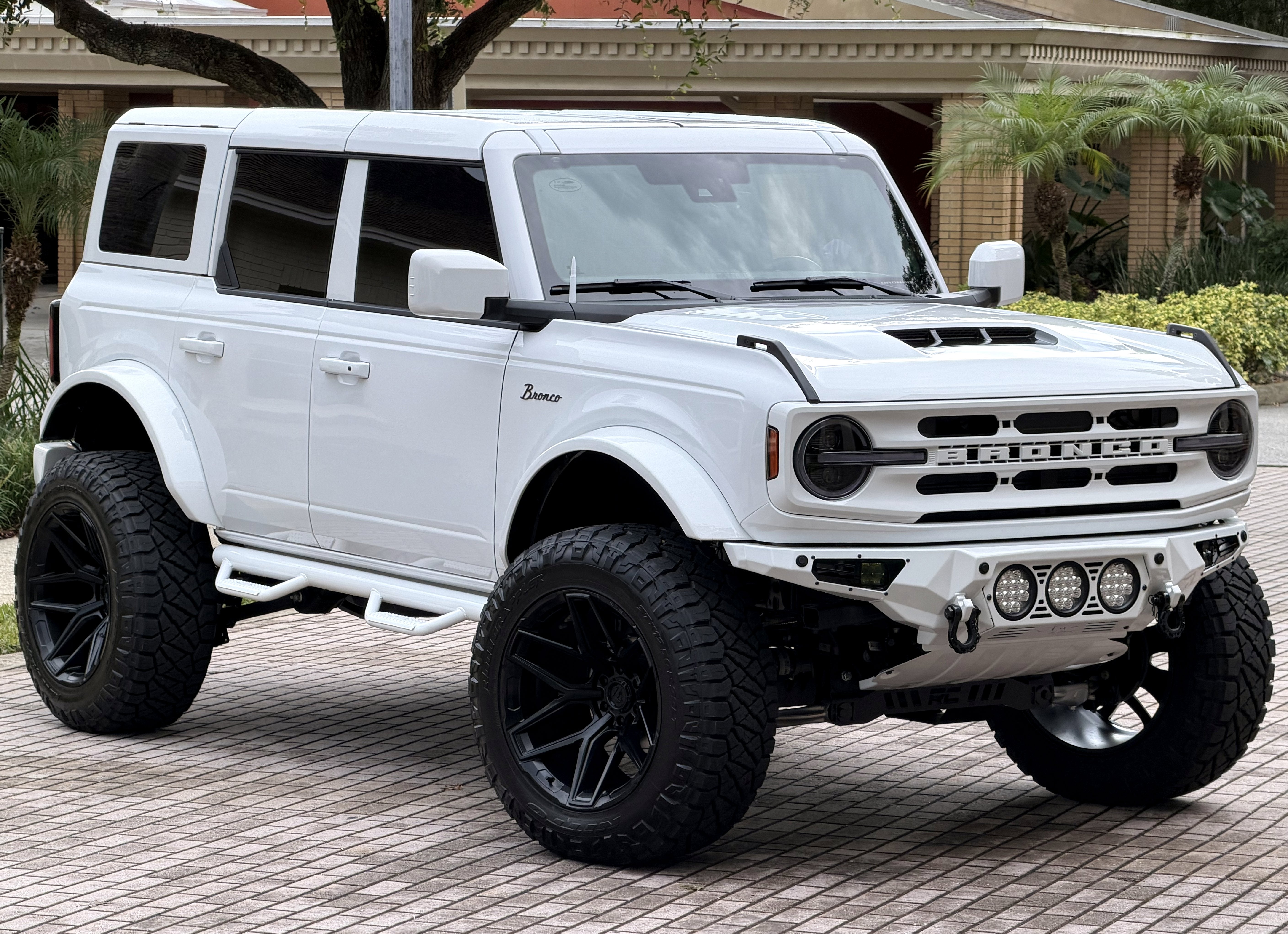 2025 Ford Bronco Outer Banks V6 Hard Top Custom Lifted