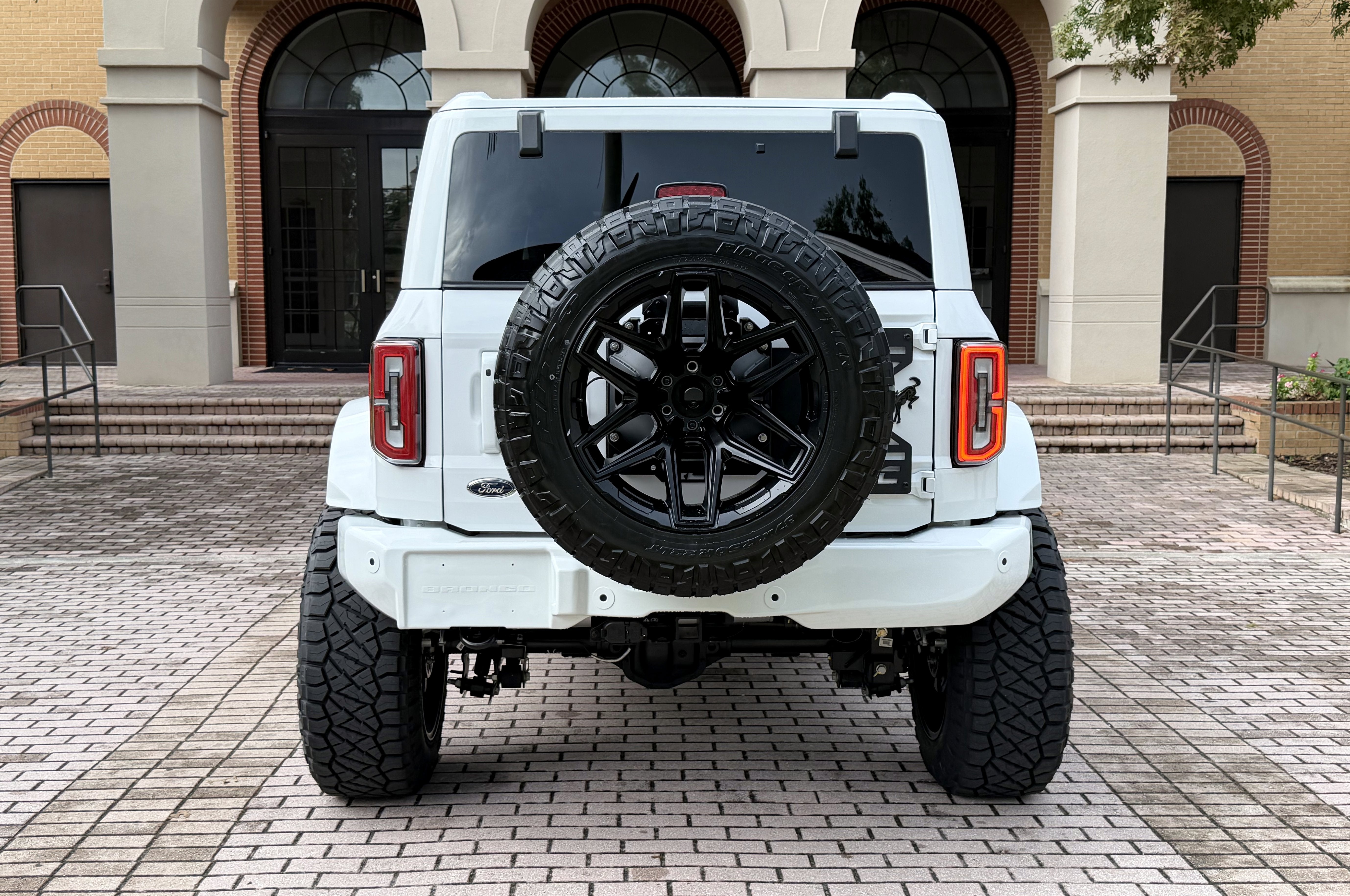 2025 Ford Bronco Outer Banks V6 Hard Top Custom Lifted