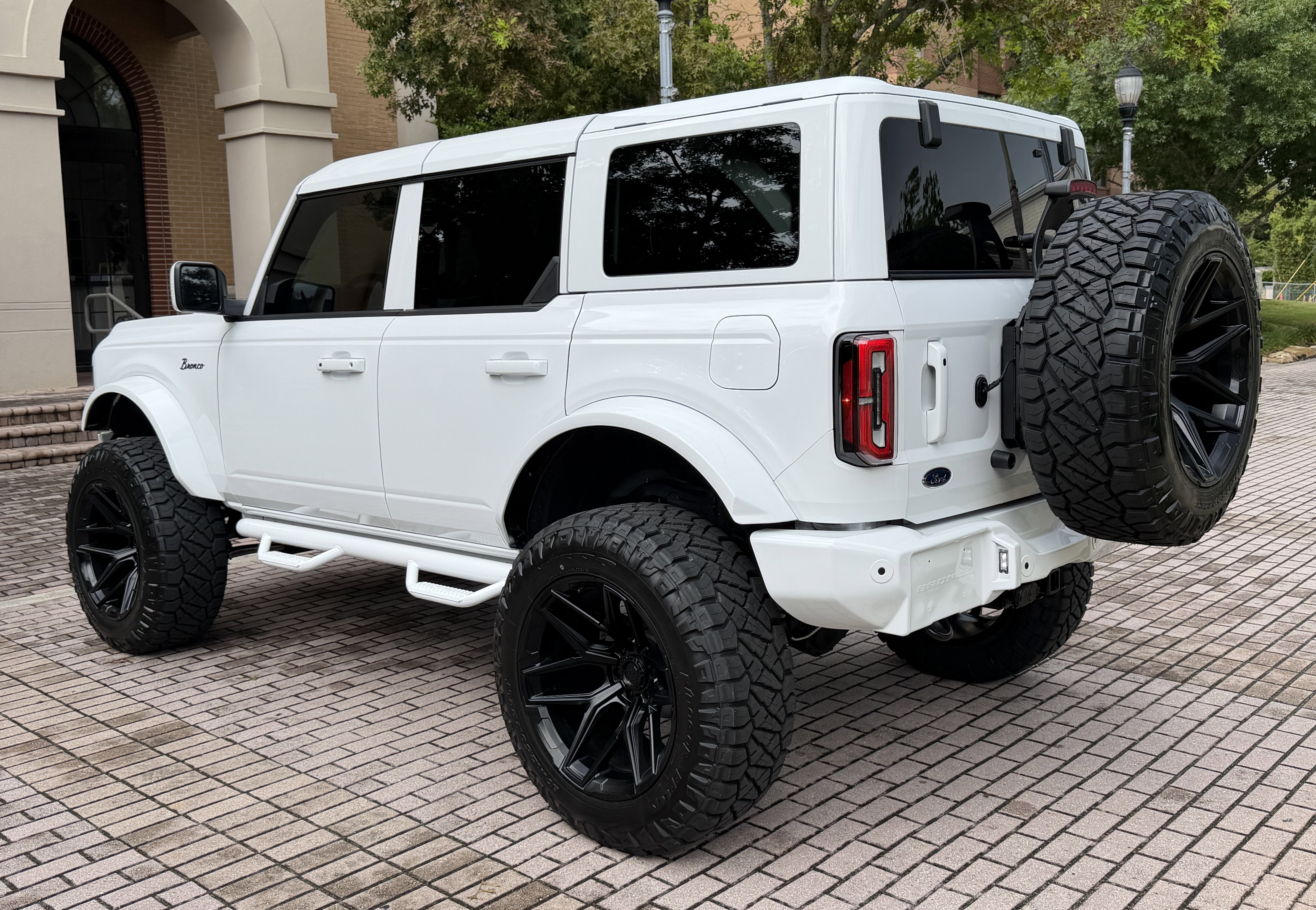 2025 Ford Bronco Outer Banks V6 Hard Top Custom Lifted