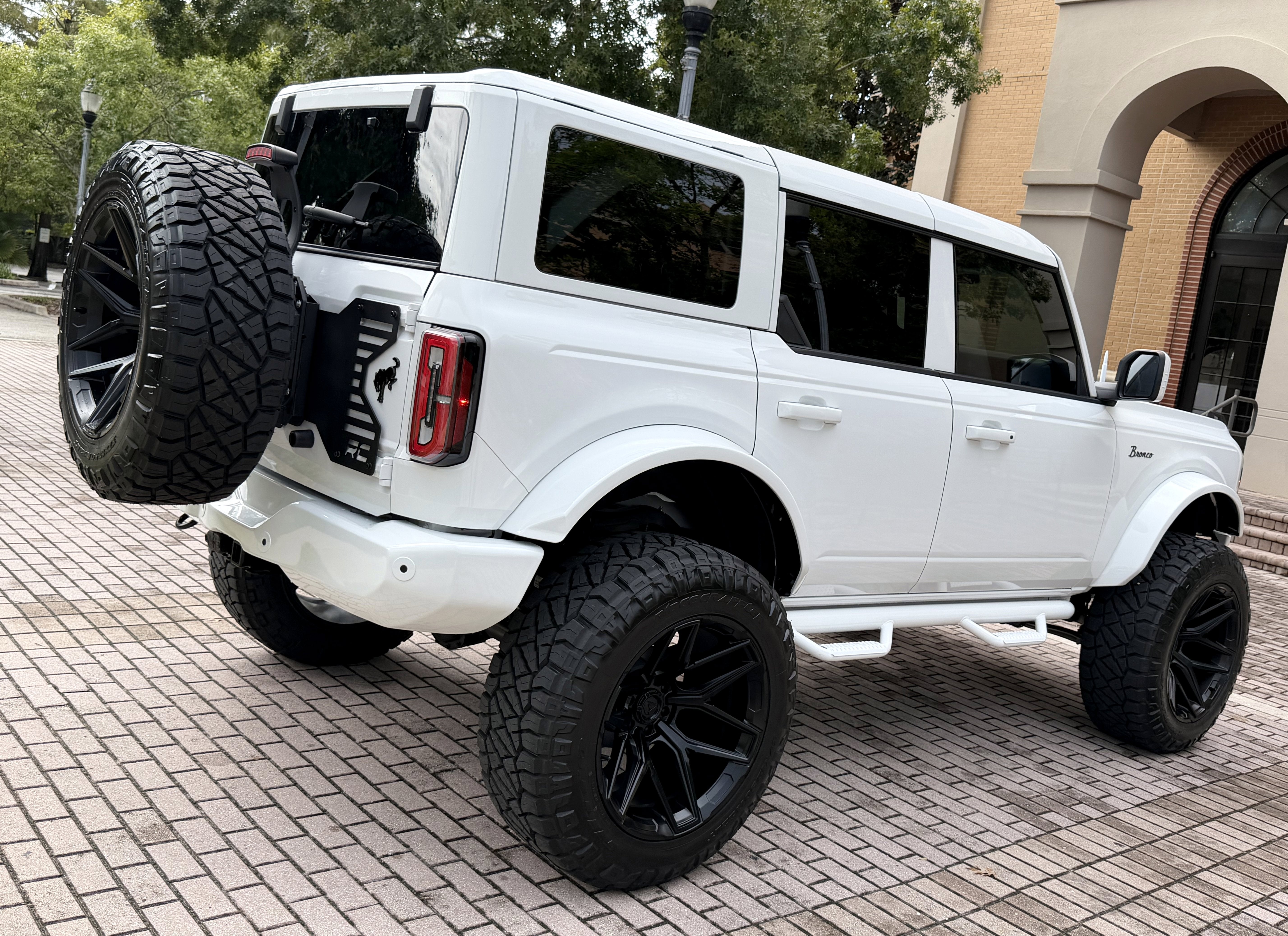 2025 Ford Bronco Outer Banks V6 Hard Top Custom Lifted