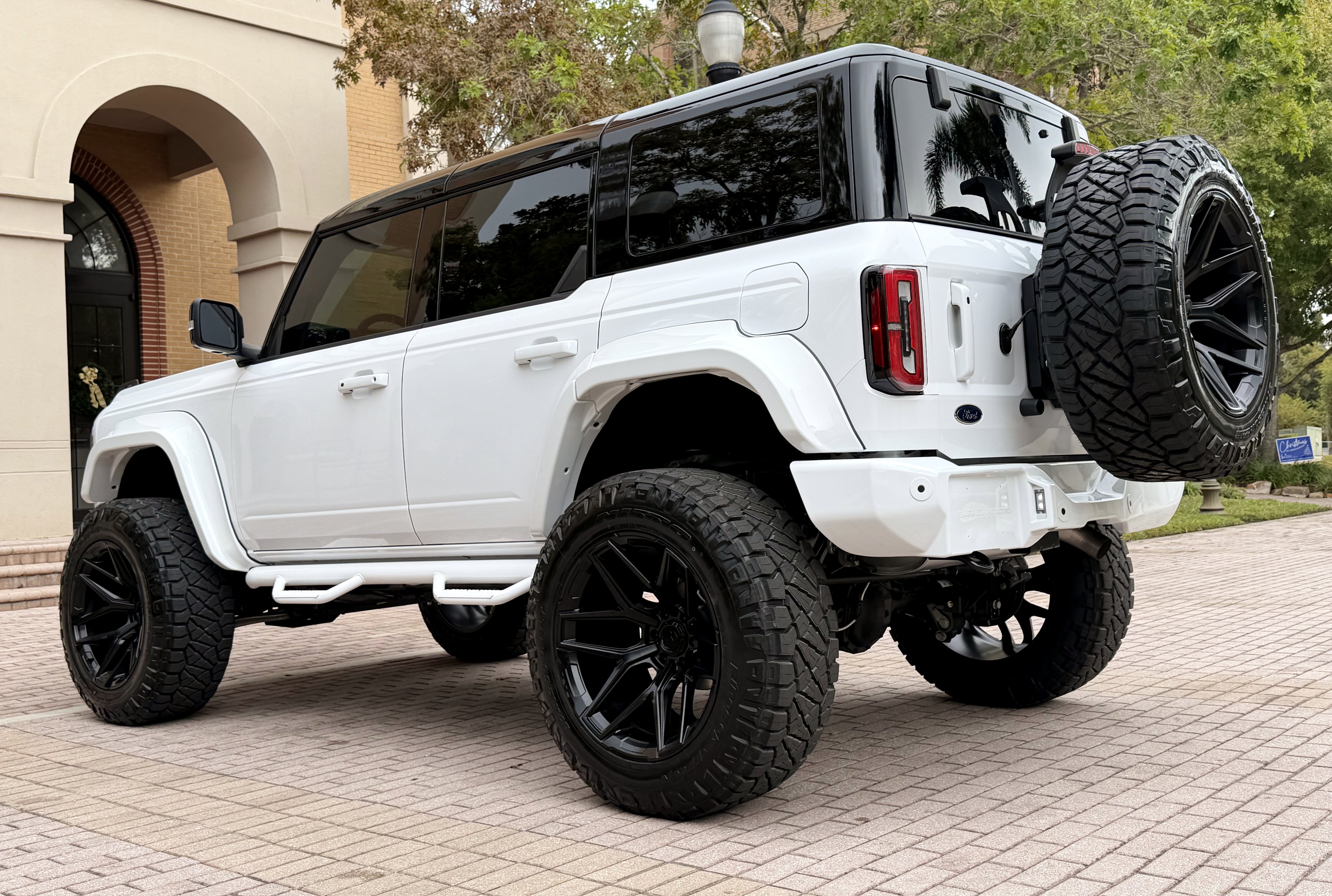 2025 Ford Bronco Outer Banks V6 Black Appearance Package Luxury Package Custom Lifted Hard Top