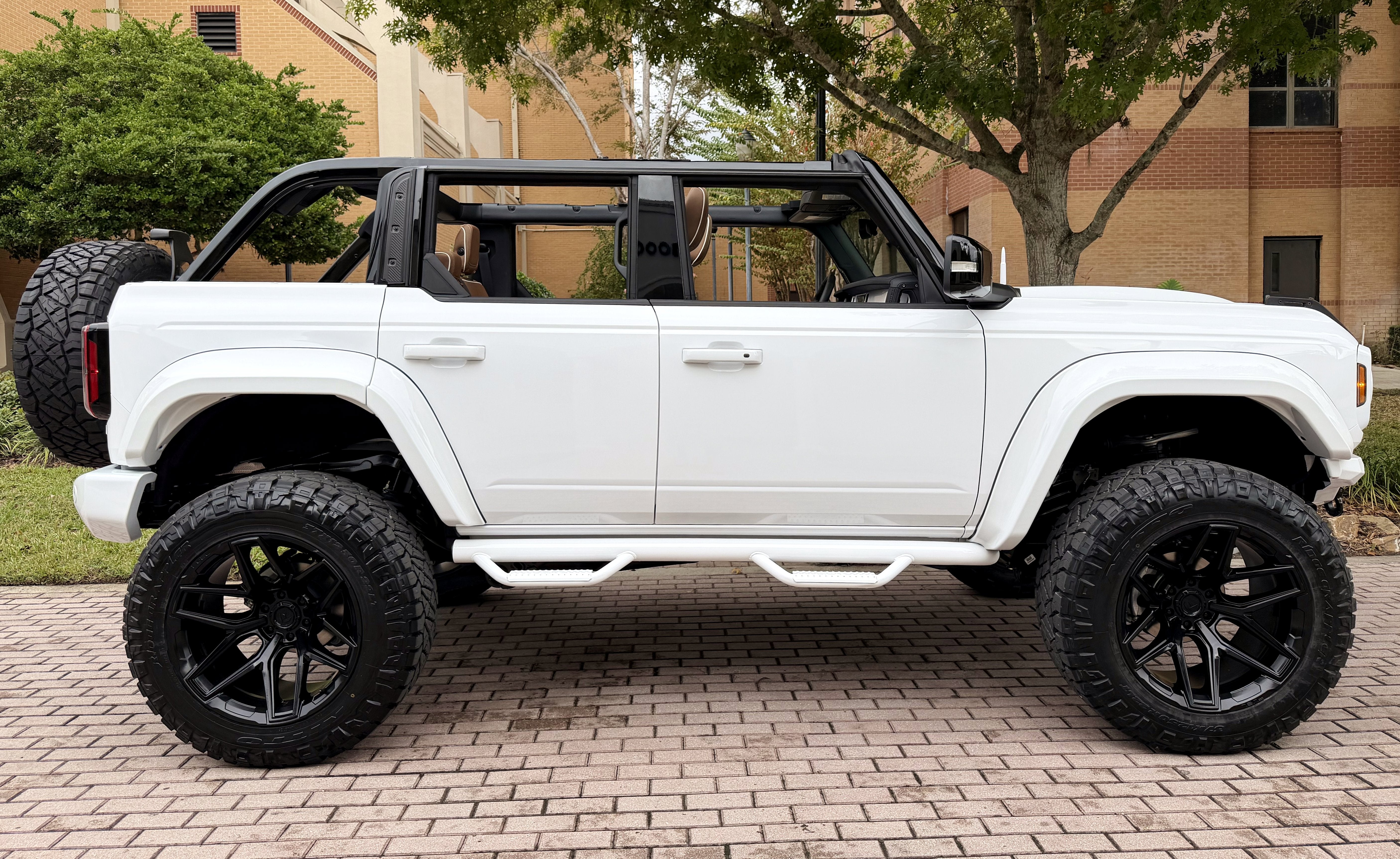 2025 Ford Bronco Outer Banks V6 Black Appearance Package Luxury Package Custom Lifted Hard Top