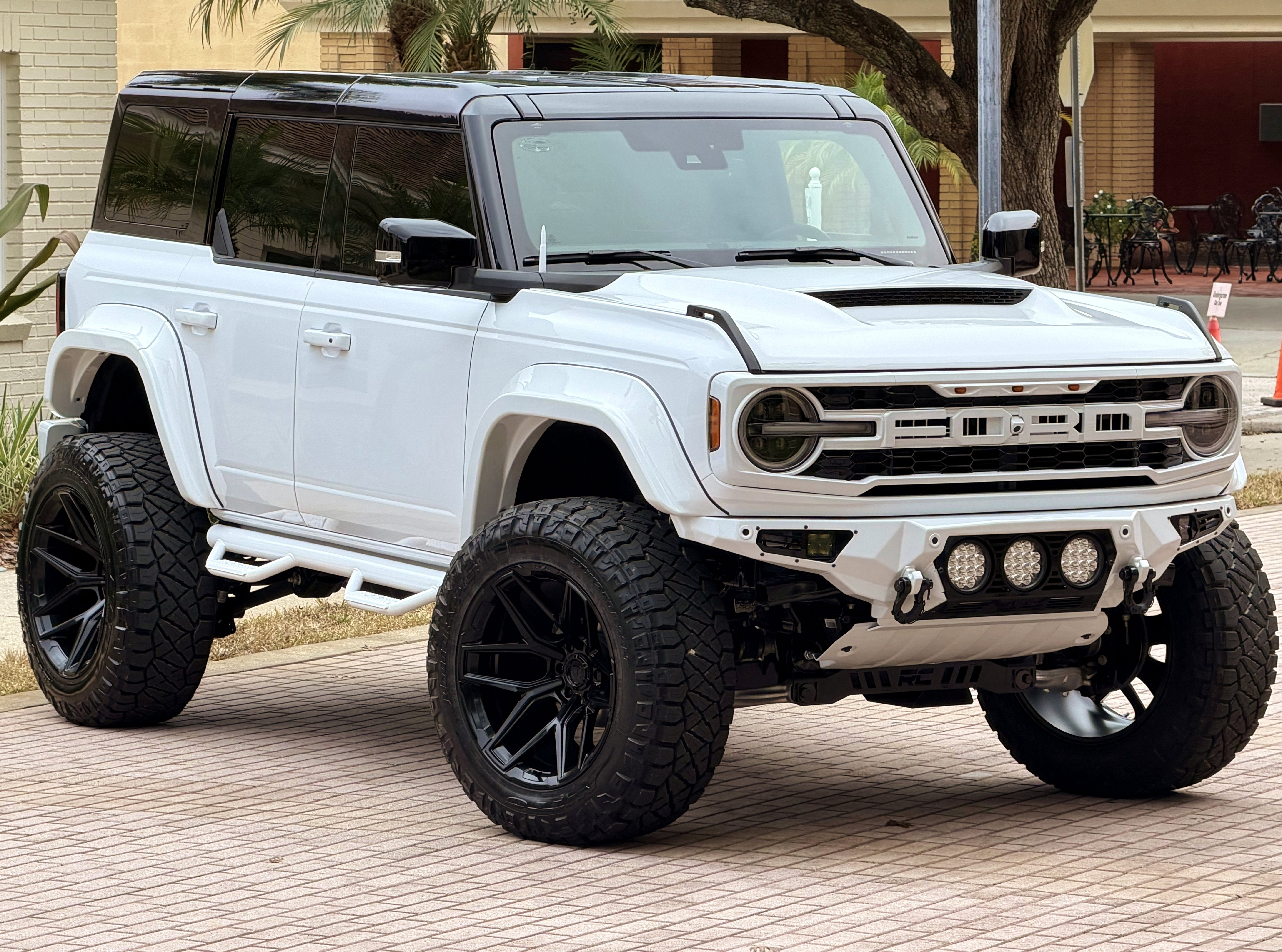 2025 Ford Bronco Outer Banks V6 Black Appearance Package Luxury Package Custom Lifted Hard Top