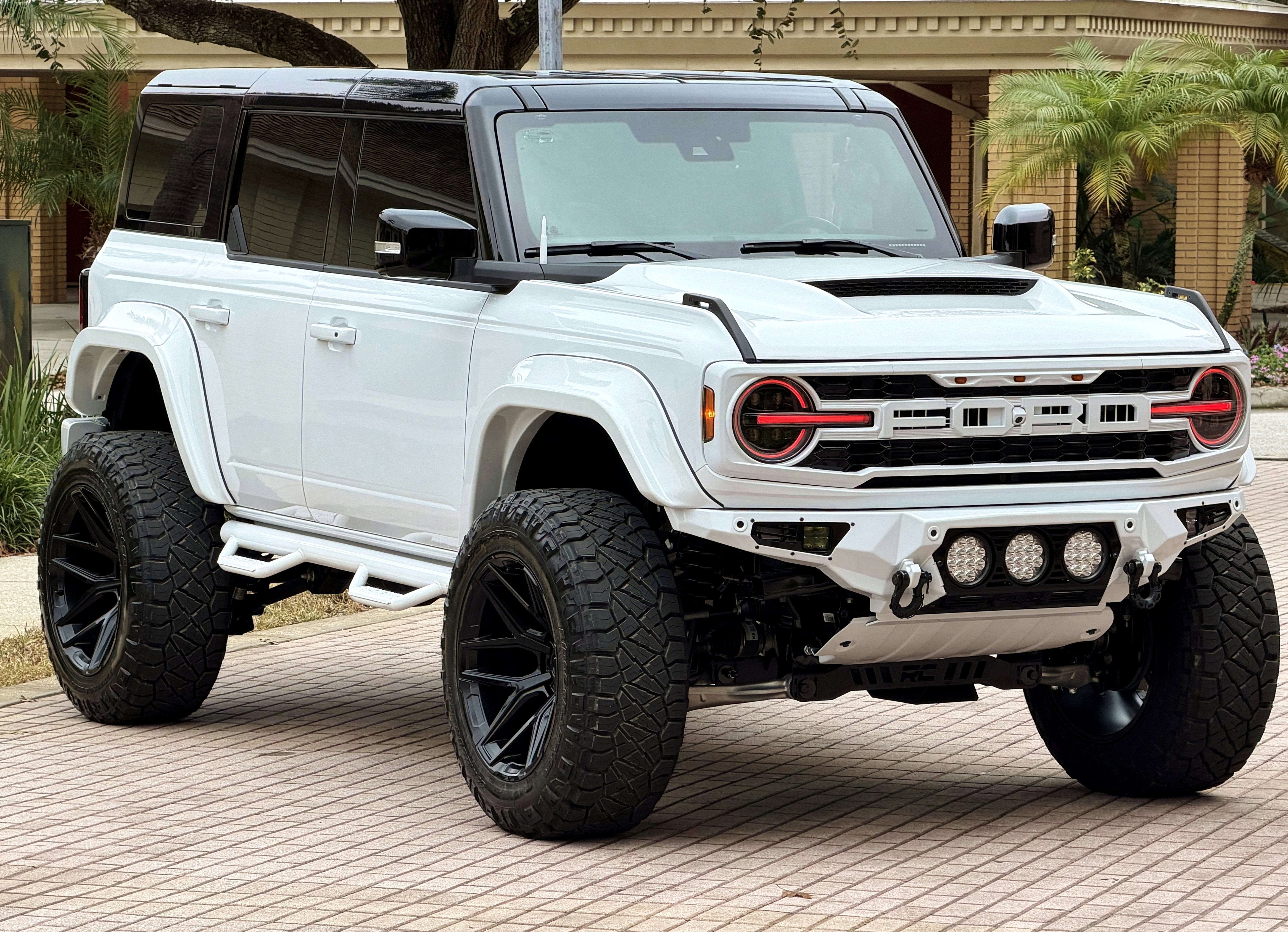 2025 Ford Bronco Outer Banks V6 Black Appearance Package Luxury Package Custom Lifted Hard Top