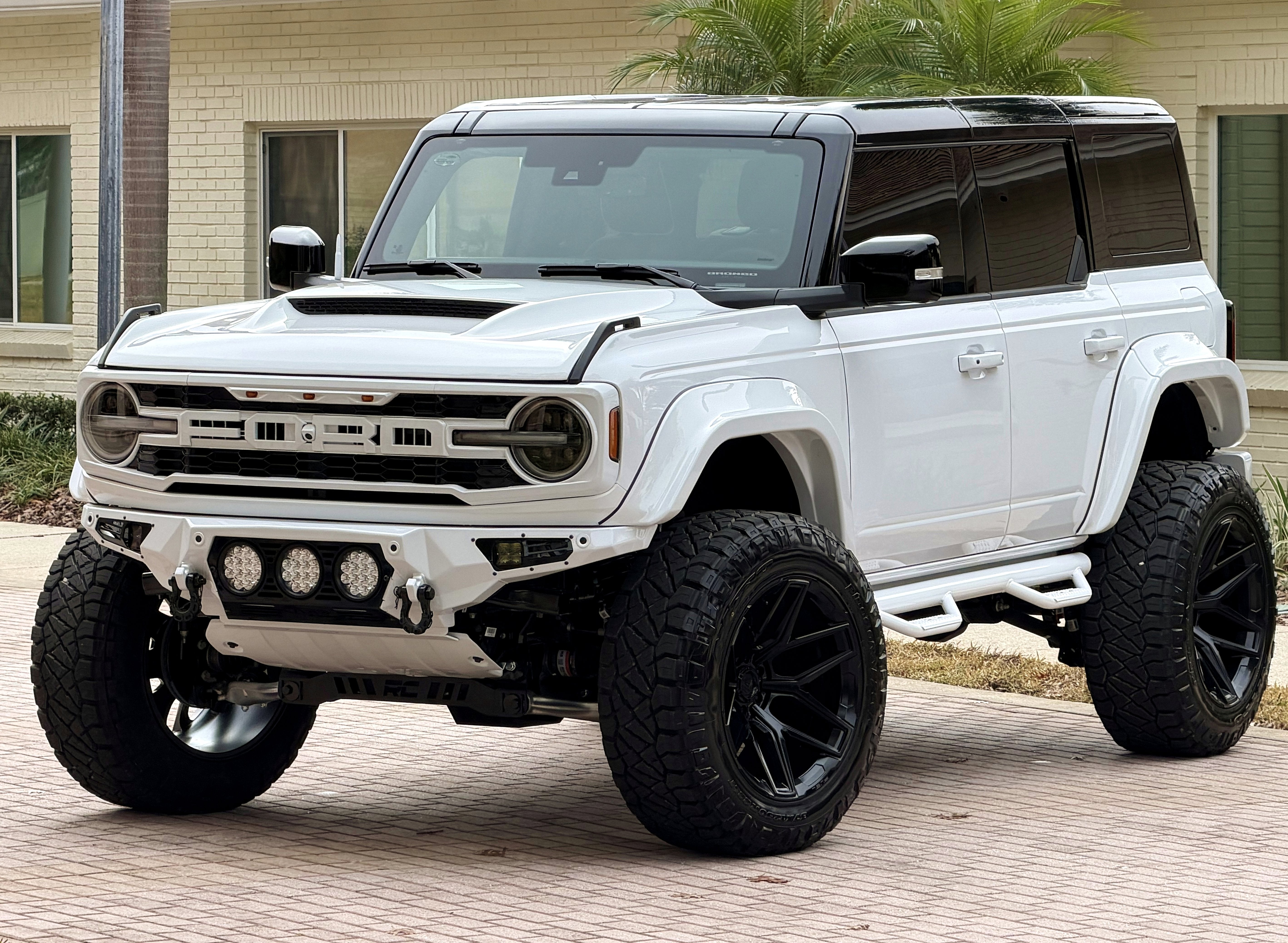 2025 Ford Bronco Outer Banks V6 Black Appearance Package Luxury Package Custom Lifted Hard Top