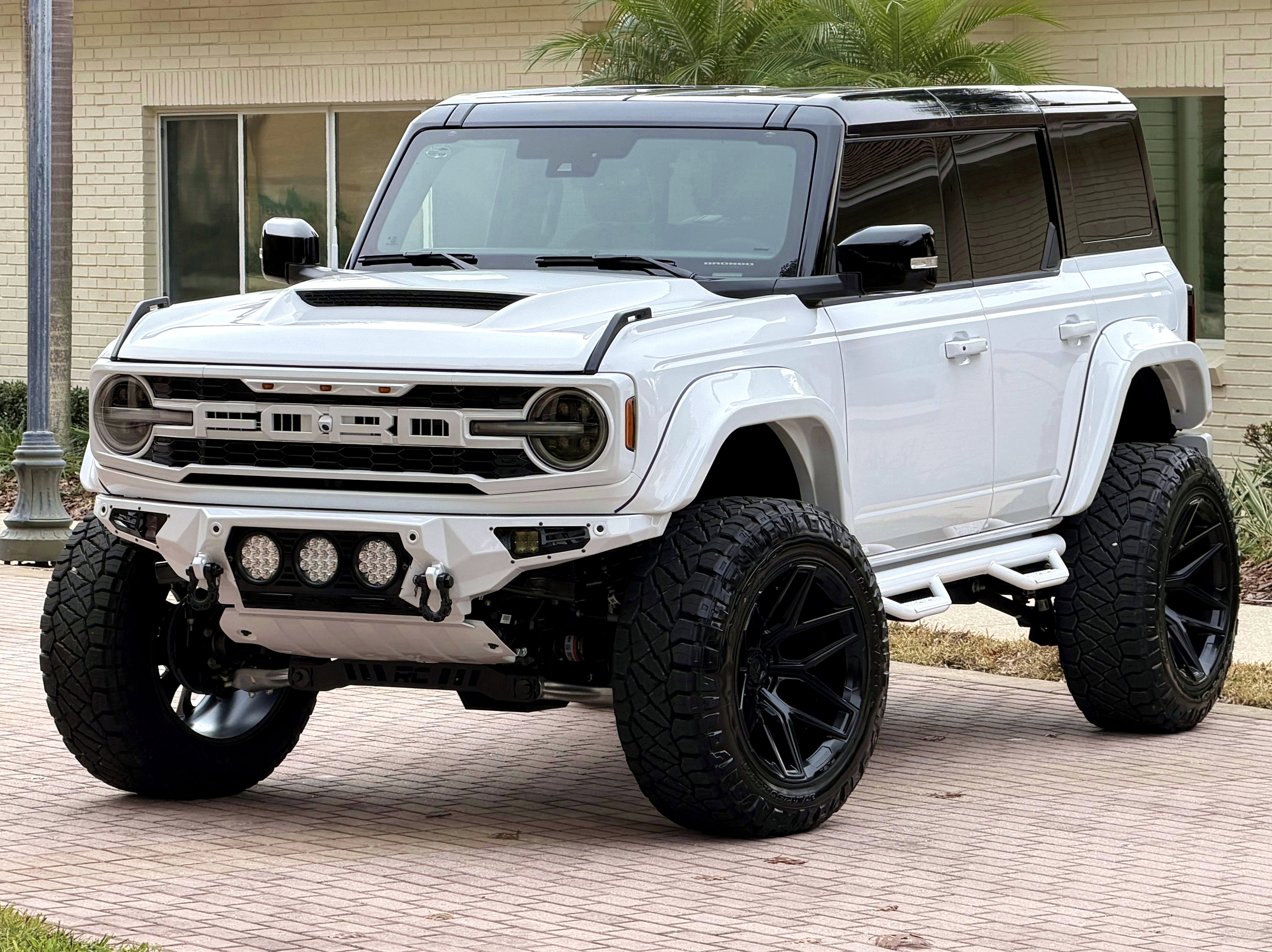 2025 Ford Bronco Outer Banks V6 Black Appearance Package Luxury Package Custom Lifted Hard Top