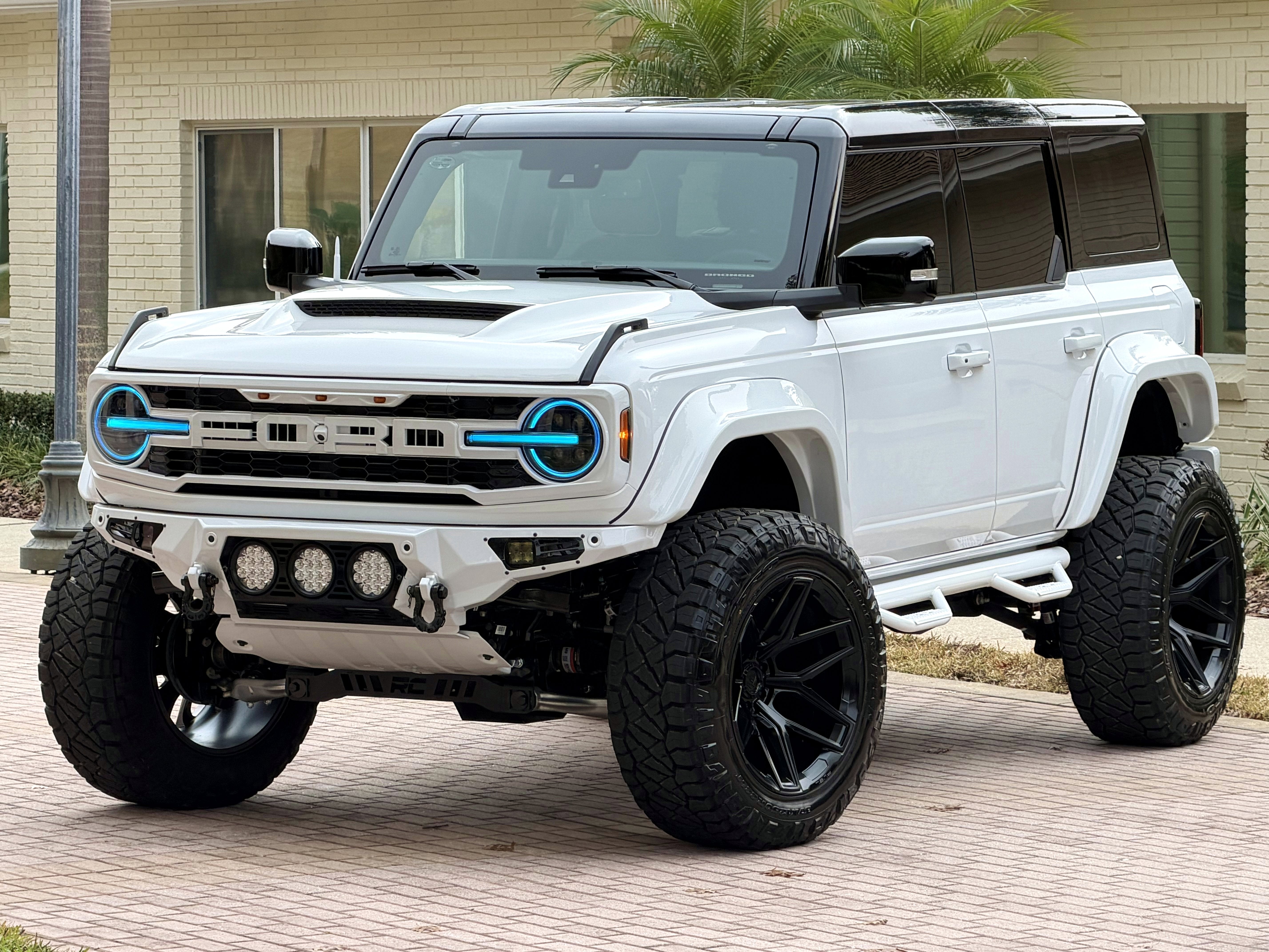 2025 Ford Bronco Outer Banks V6 Black Appearance Package Luxury Package Custom Lifted Hard Top