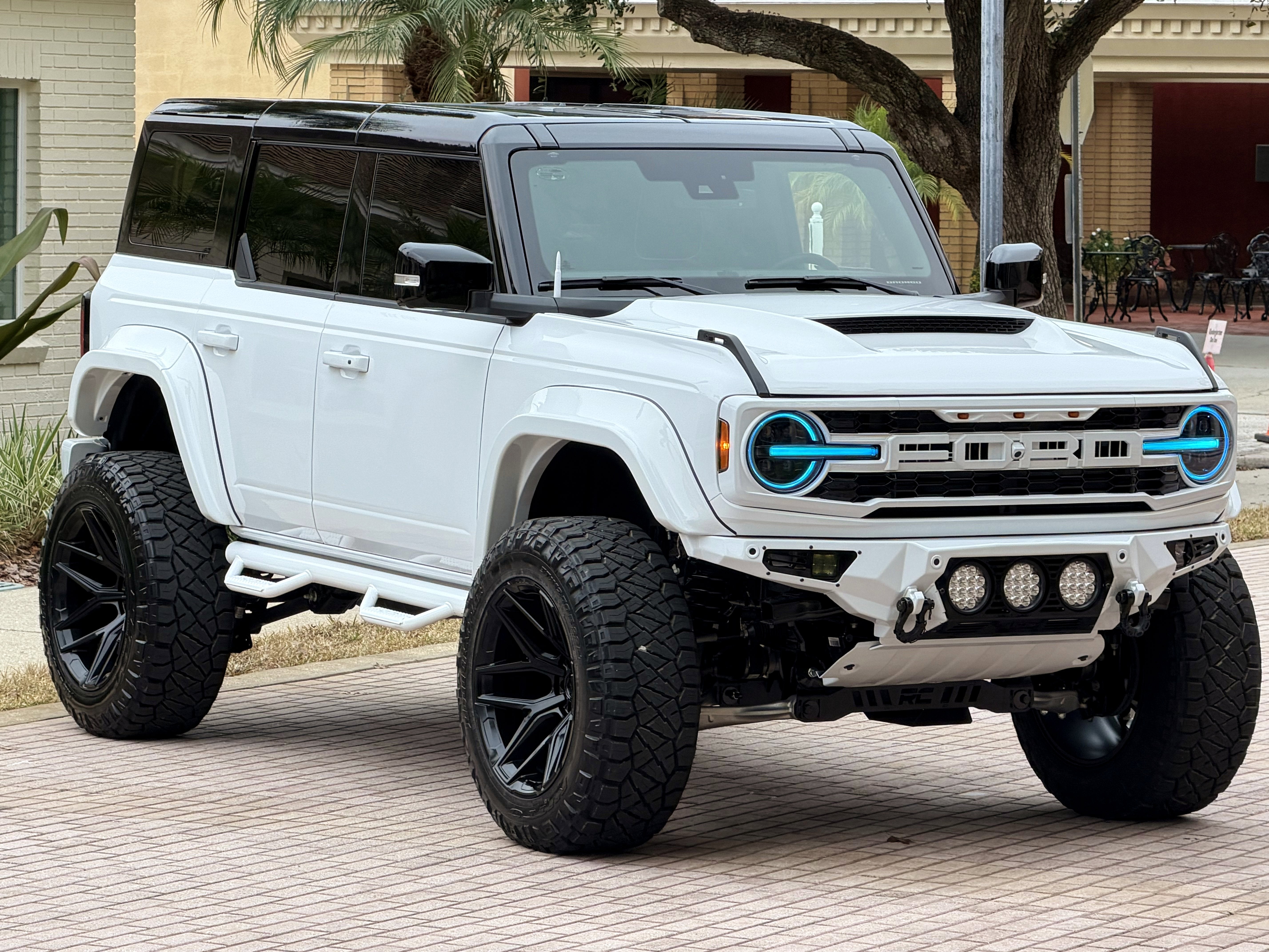 2025 Ford Bronco Outer Banks V6 Black Appearance Package Luxury Package Custom Lifted Hard Top