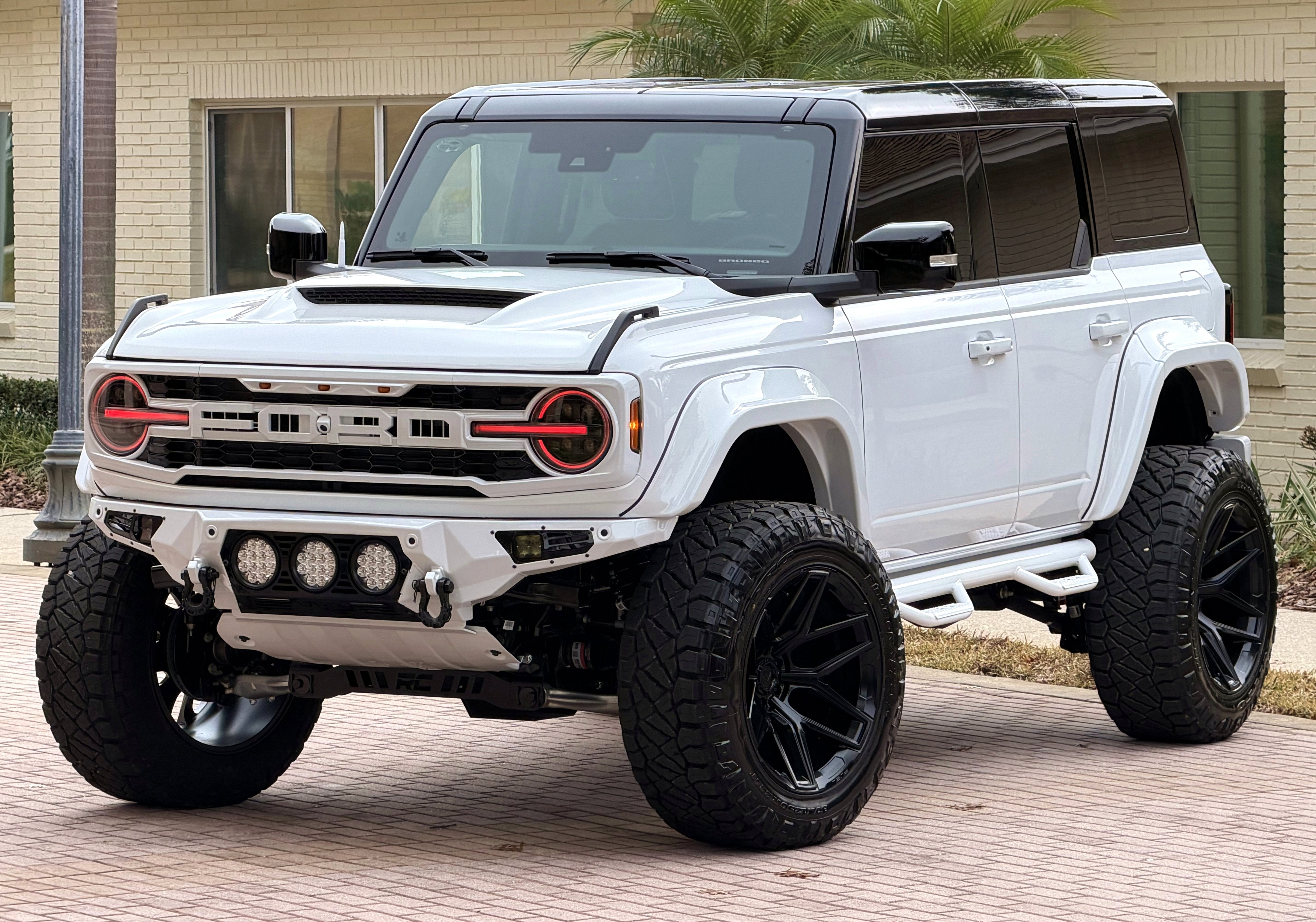 2025 Ford Bronco Outer Banks V6 Black Appearance Package Luxury Package Custom Lifted Hard Top