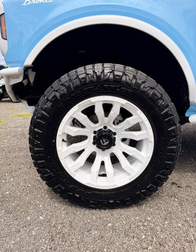 2026 Ford Bronco V6 Vintage Wind Blue Retro Outer Banks Custom Lifted