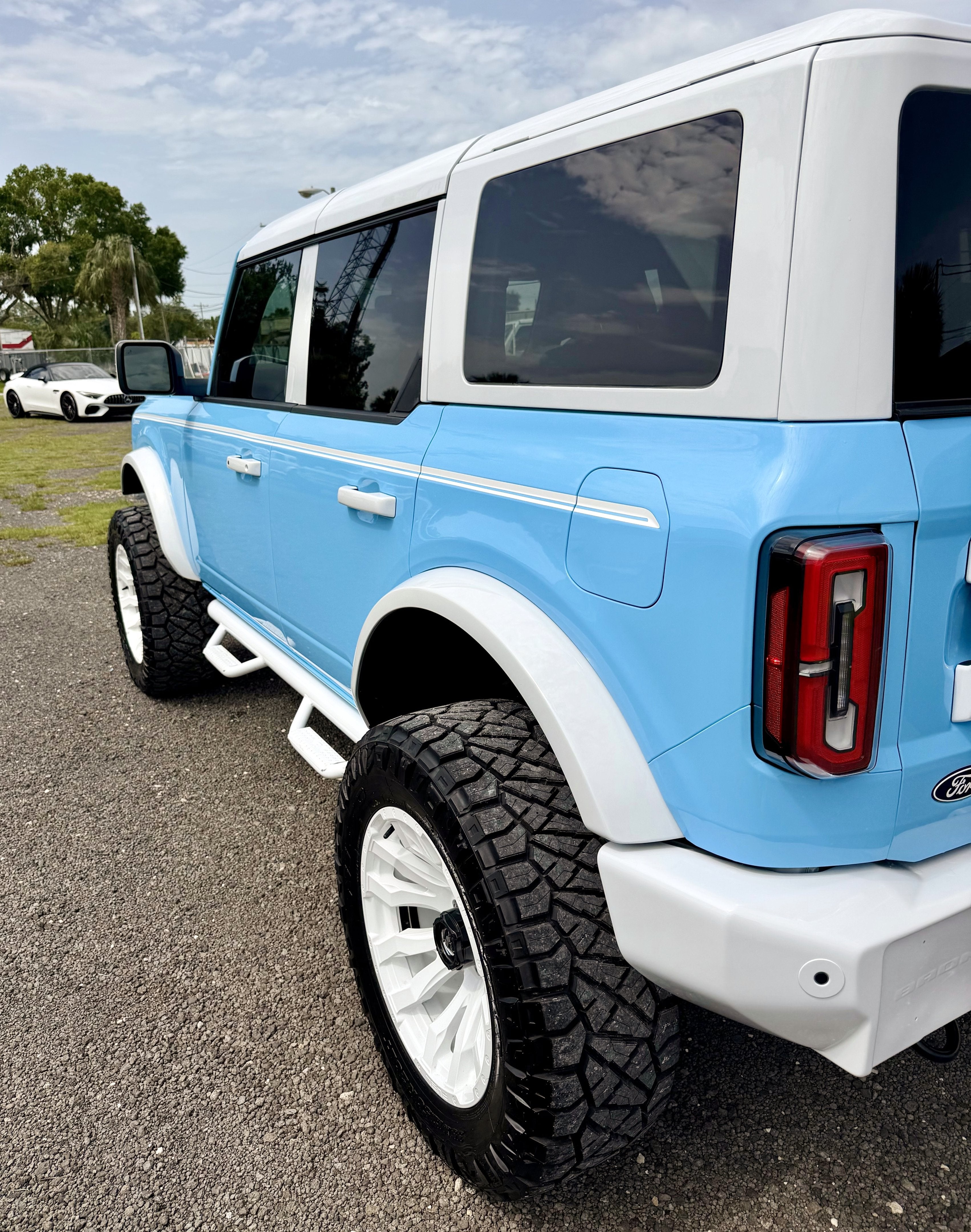 2026 Ford Bronco V6 Vintage Wind Blue Retro Outer Banks Custom Lifted