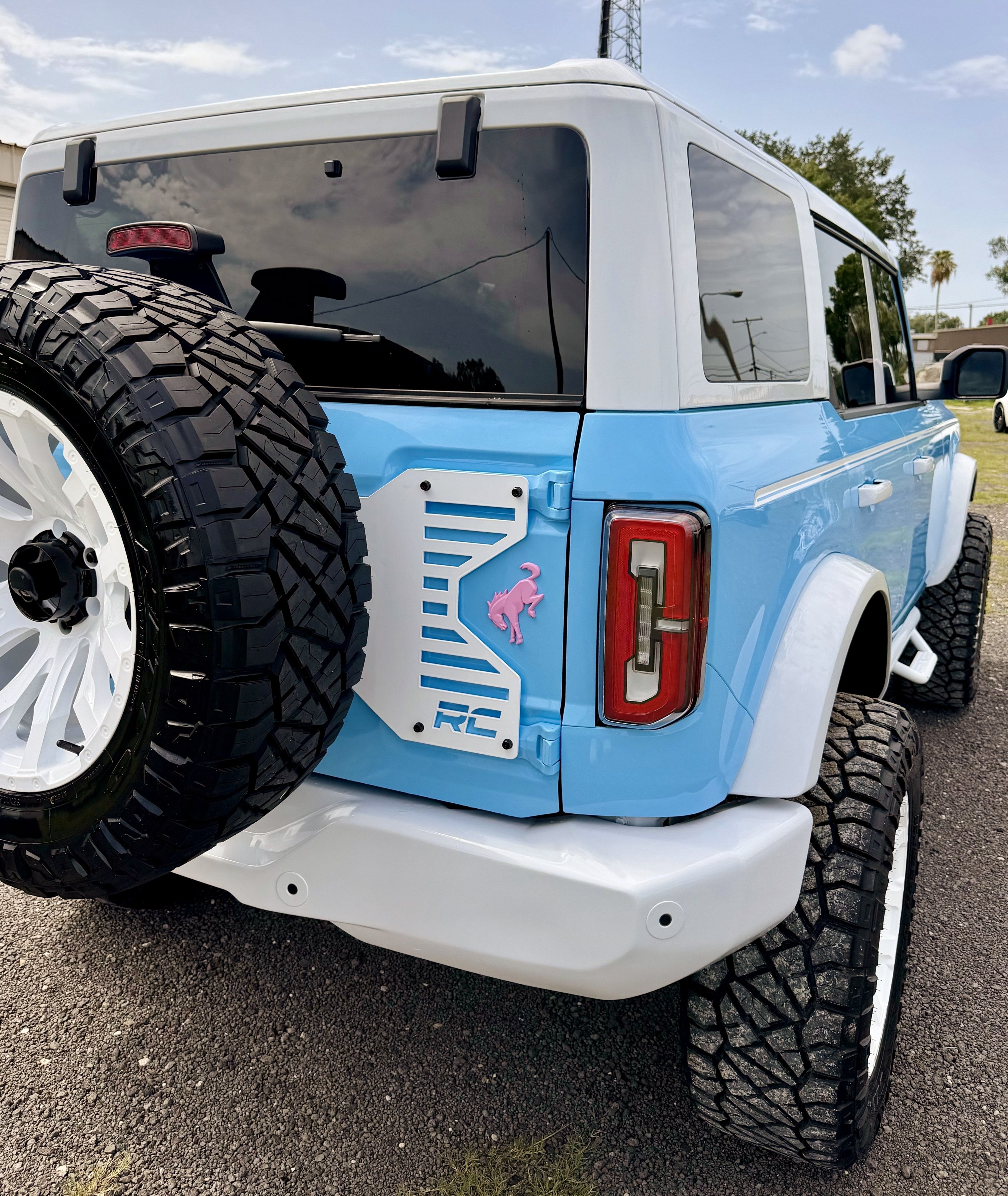 2026 Ford Bronco V6 Vintage Wind Blue Retro Outer Banks Custom Lifted
