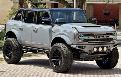 2026 Ford Bronco V6 Custom Gray Paint Black Appearance Outer Banks