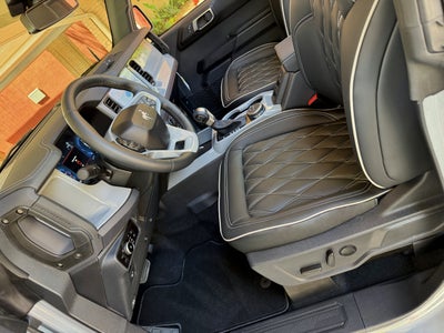 2026 Ford Bronco V6 Custom Gray Paint Black Appearance Outer Banks