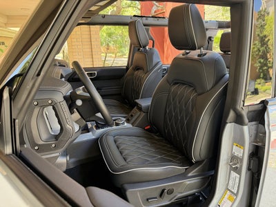 2026 Ford Bronco V6 Custom Gray Paint Black Appearance Outer Banks