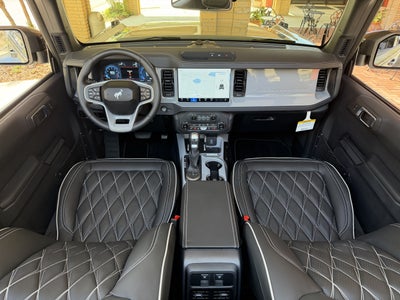 2026 Ford Bronco V6 Custom Gray Paint Black Appearance Outer Banks