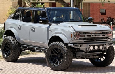2026 Ford Bronco V6 Custom Gray Paint Black Appearance Outer Banks