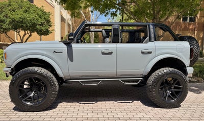 2026 Ford Bronco V6 Custom Gray Paint Black Appearance Outer Banks