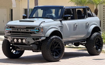 2026 Ford Bronco V6 Custom Gray Paint Black Appearance Outer Banks