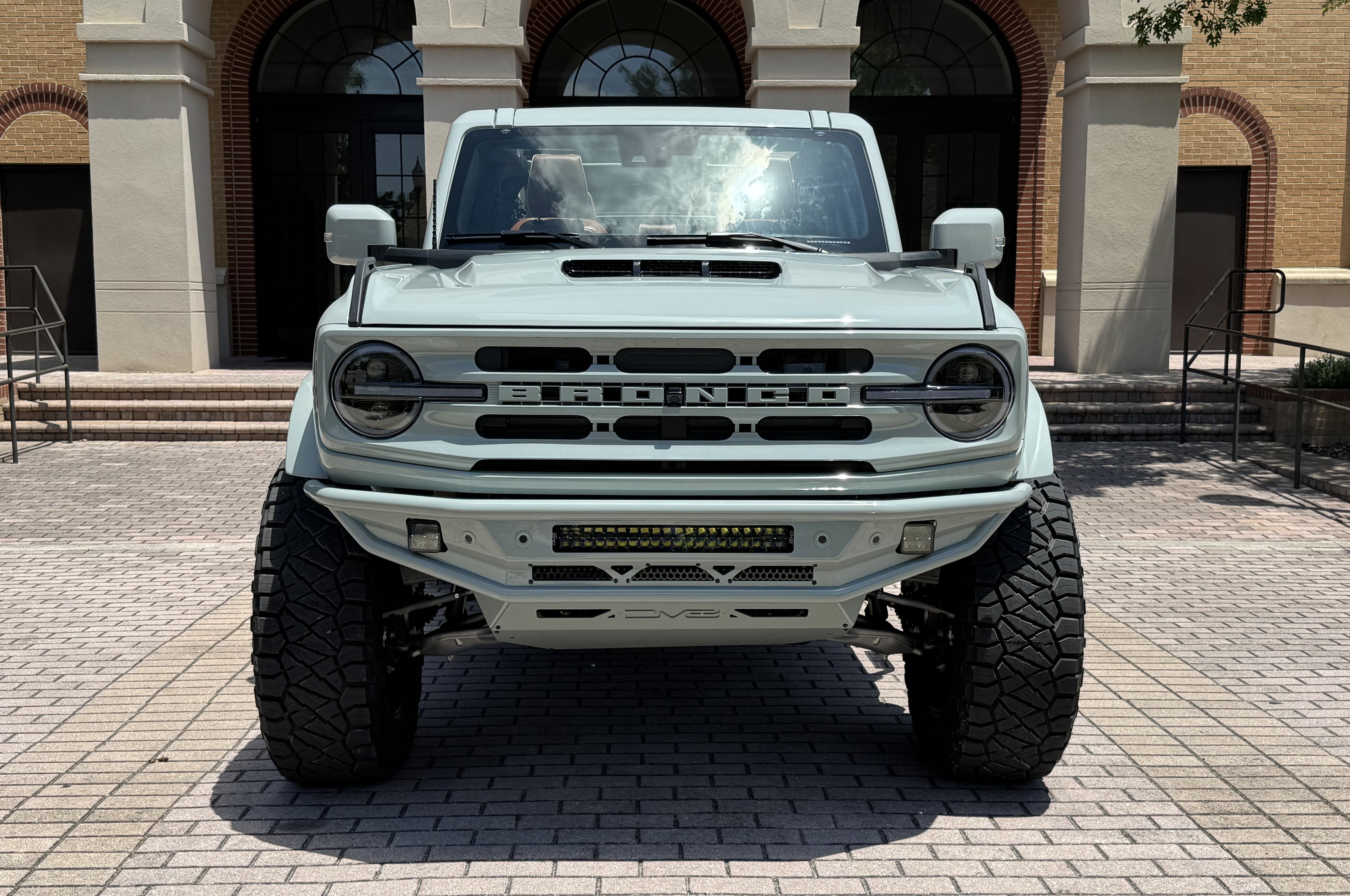 2024 Ford Bronco Outer Banks V6 Luxury Package Custom Lifted