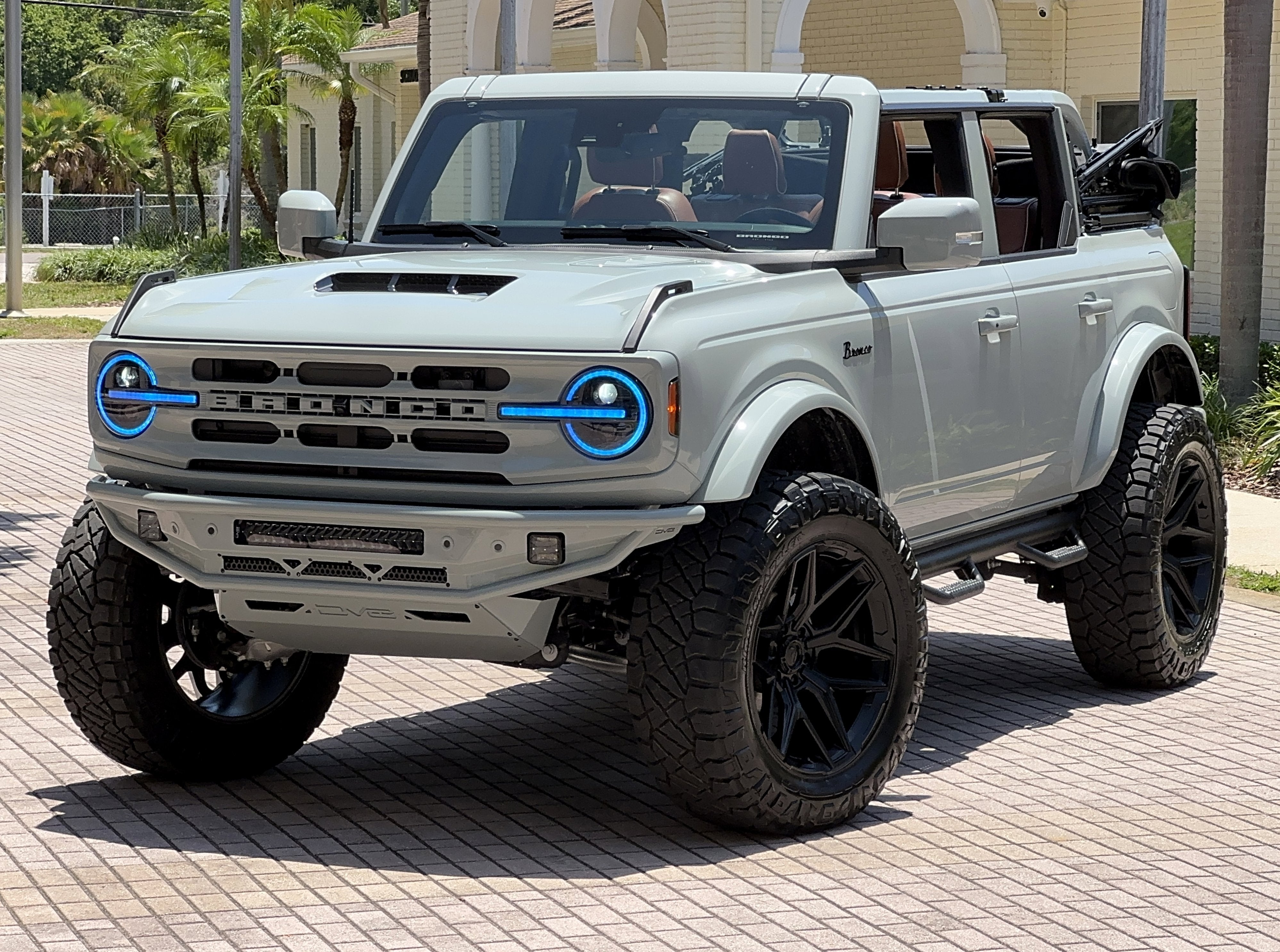 2024 Ford Bronco Outer Banks V6 Luxury Package Custom Lifted