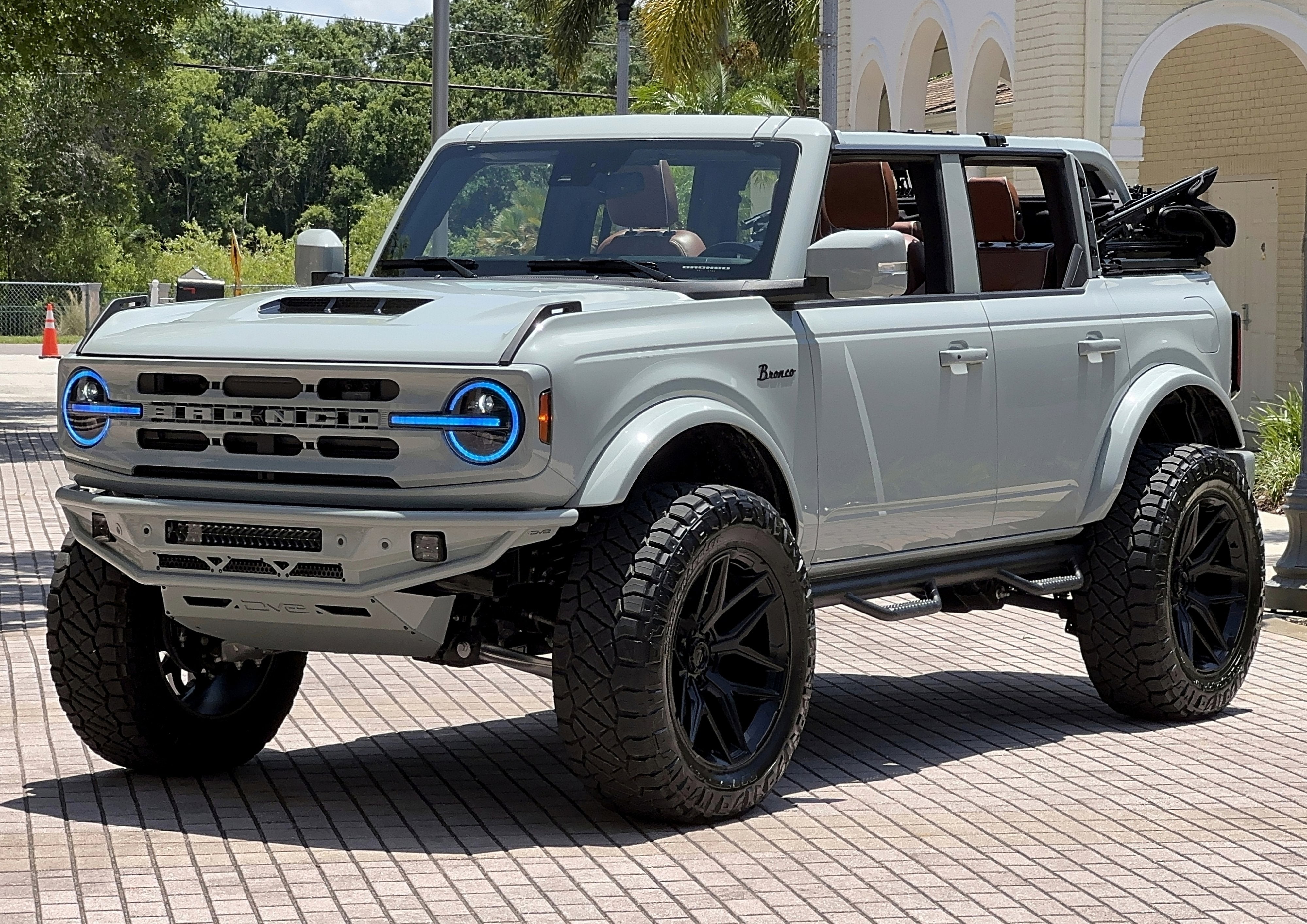 2024 Ford Bronco Outer Banks V6 Luxury Package Custom Lifted