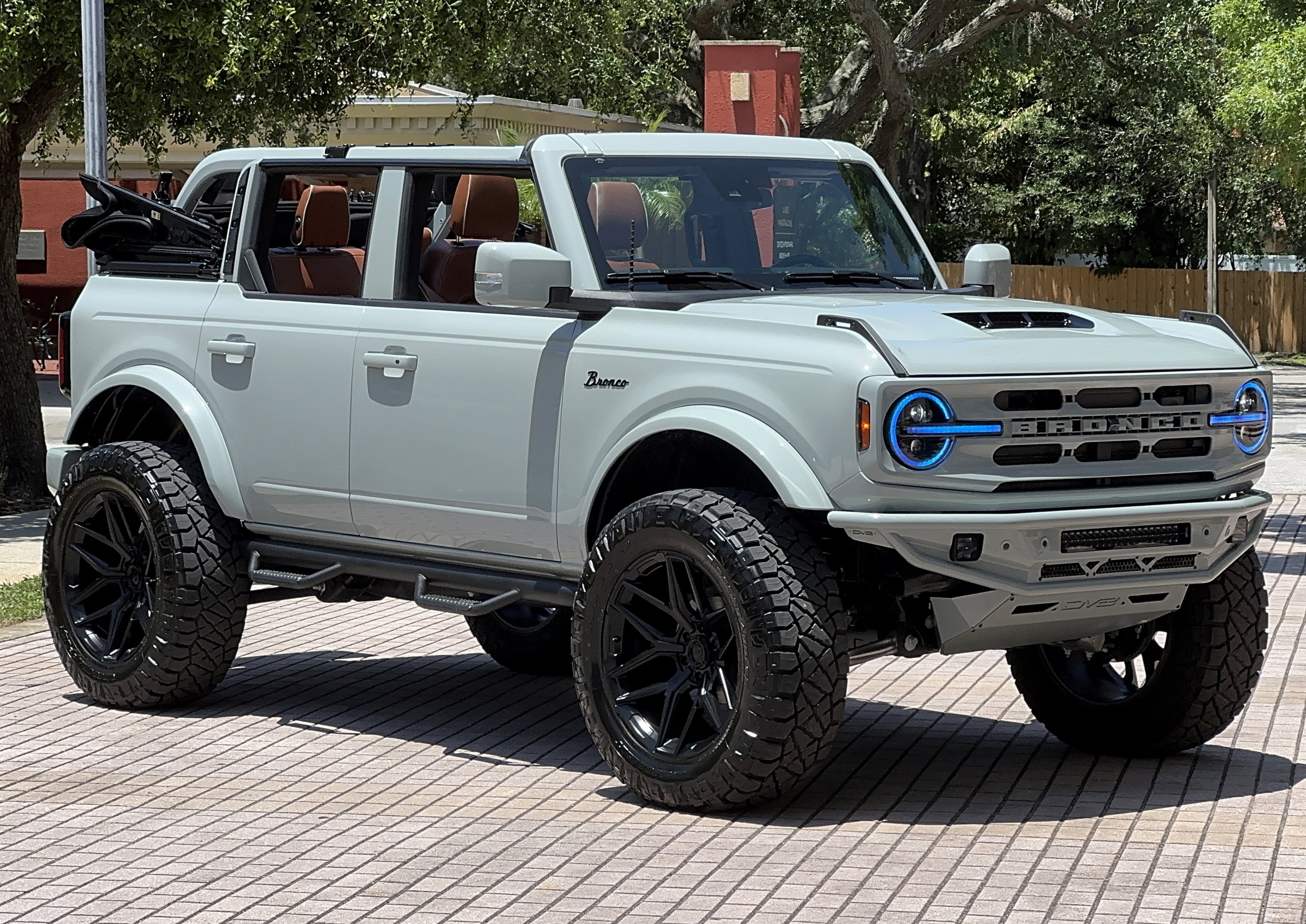 2024 Ford Bronco Outer Banks V6 Luxury Package Custom Lifted